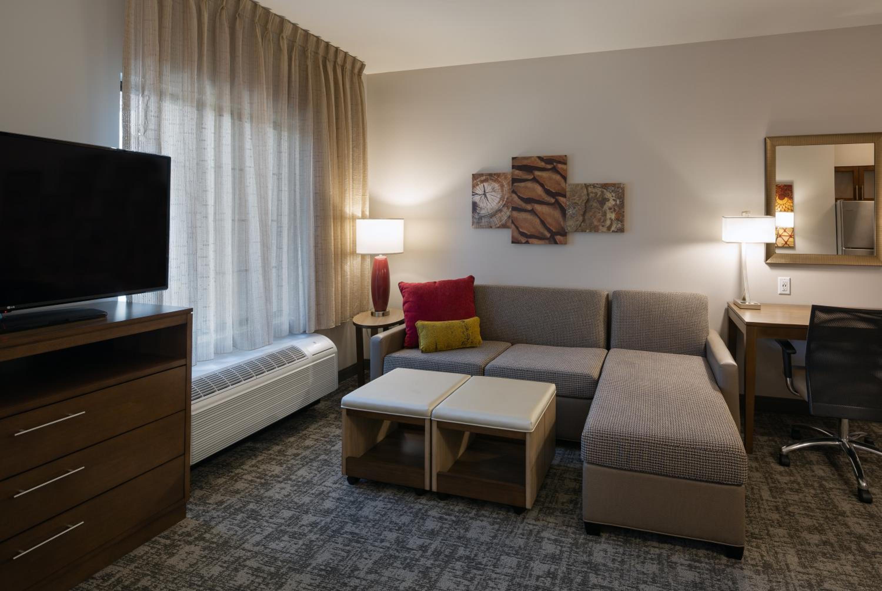 Studio Queen Suite - Photo 5