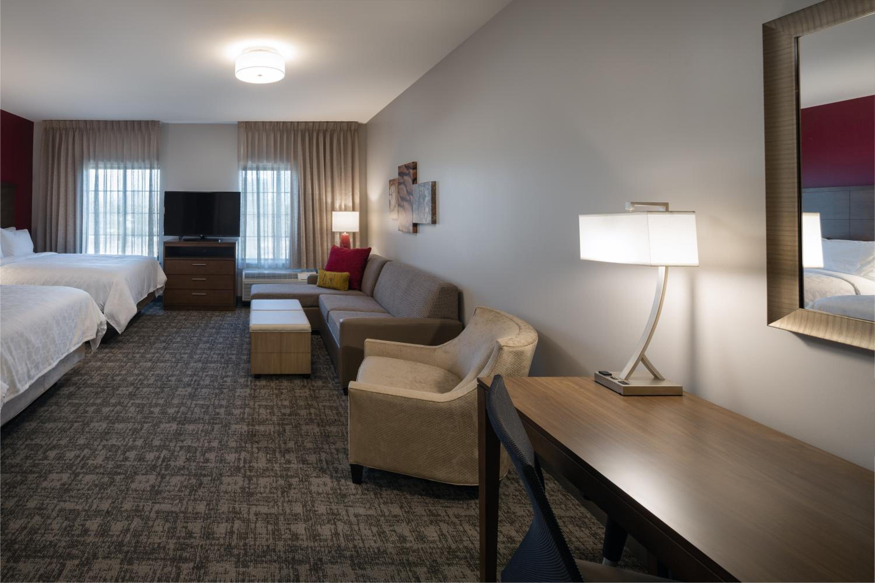 Queen Suite with Two Queen Beds - Photo 3