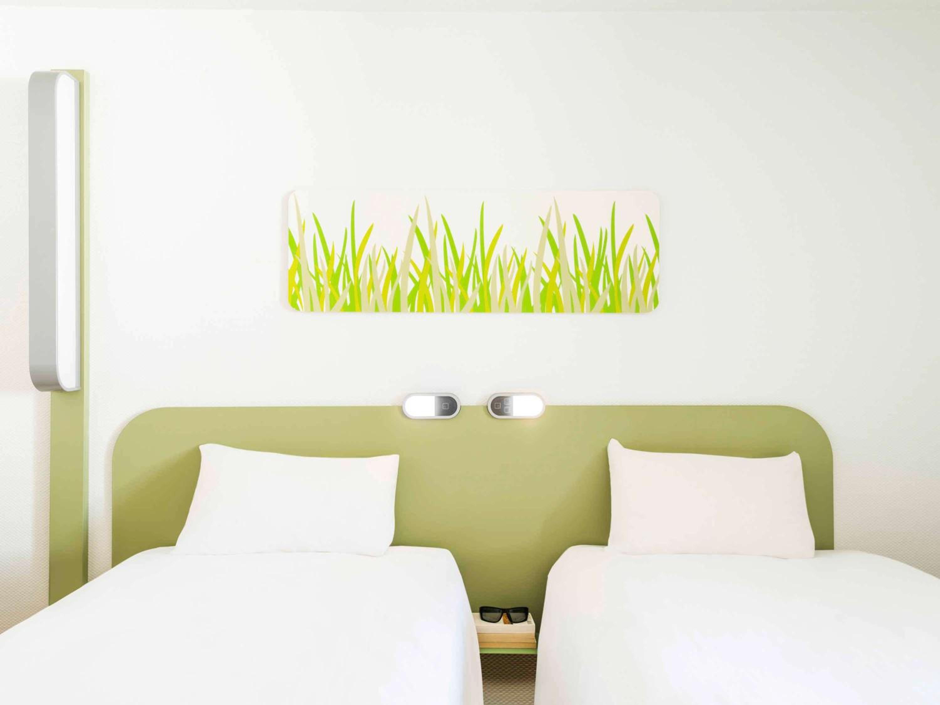 Twin Room - Photo 8