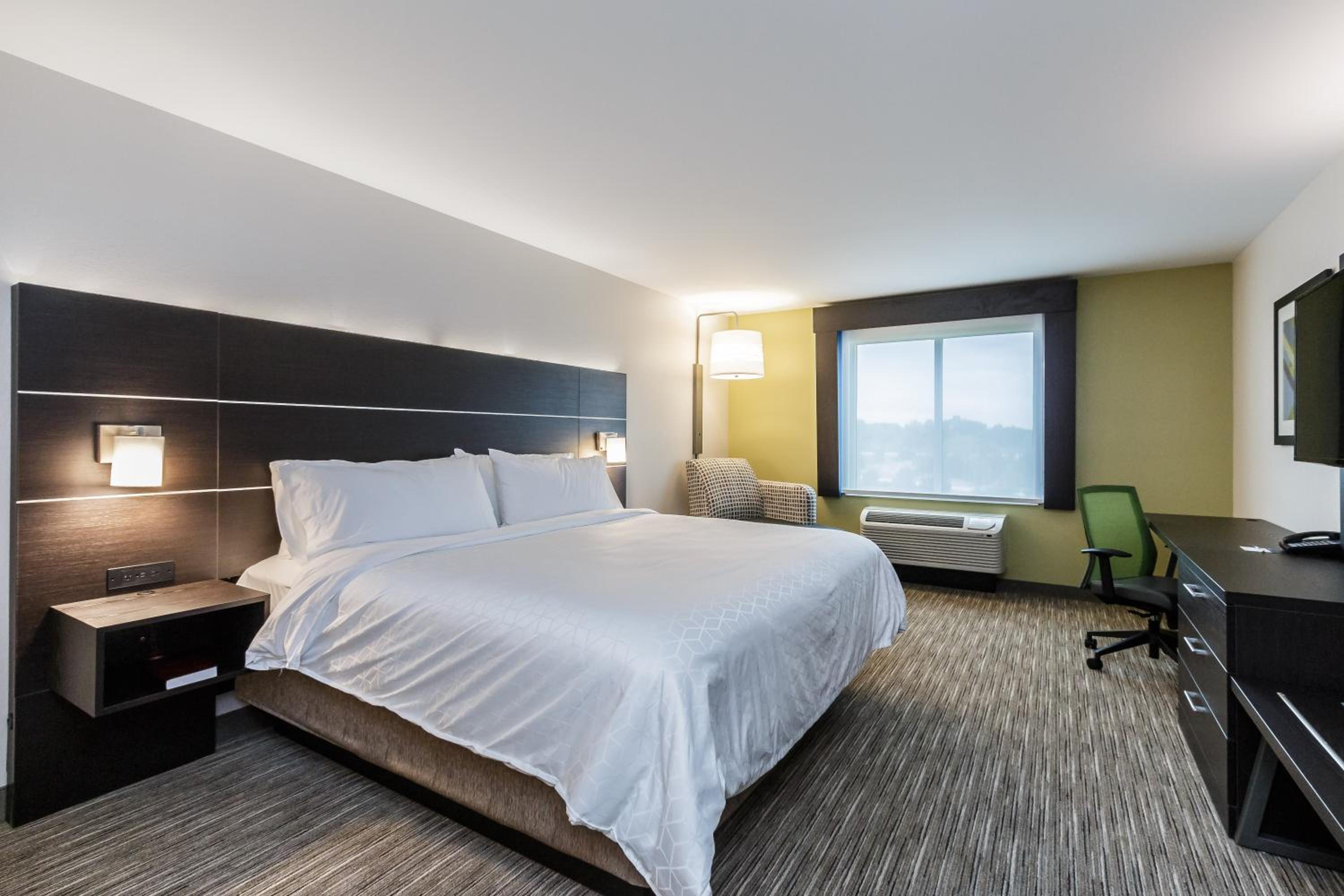 Standard King Room photo 1