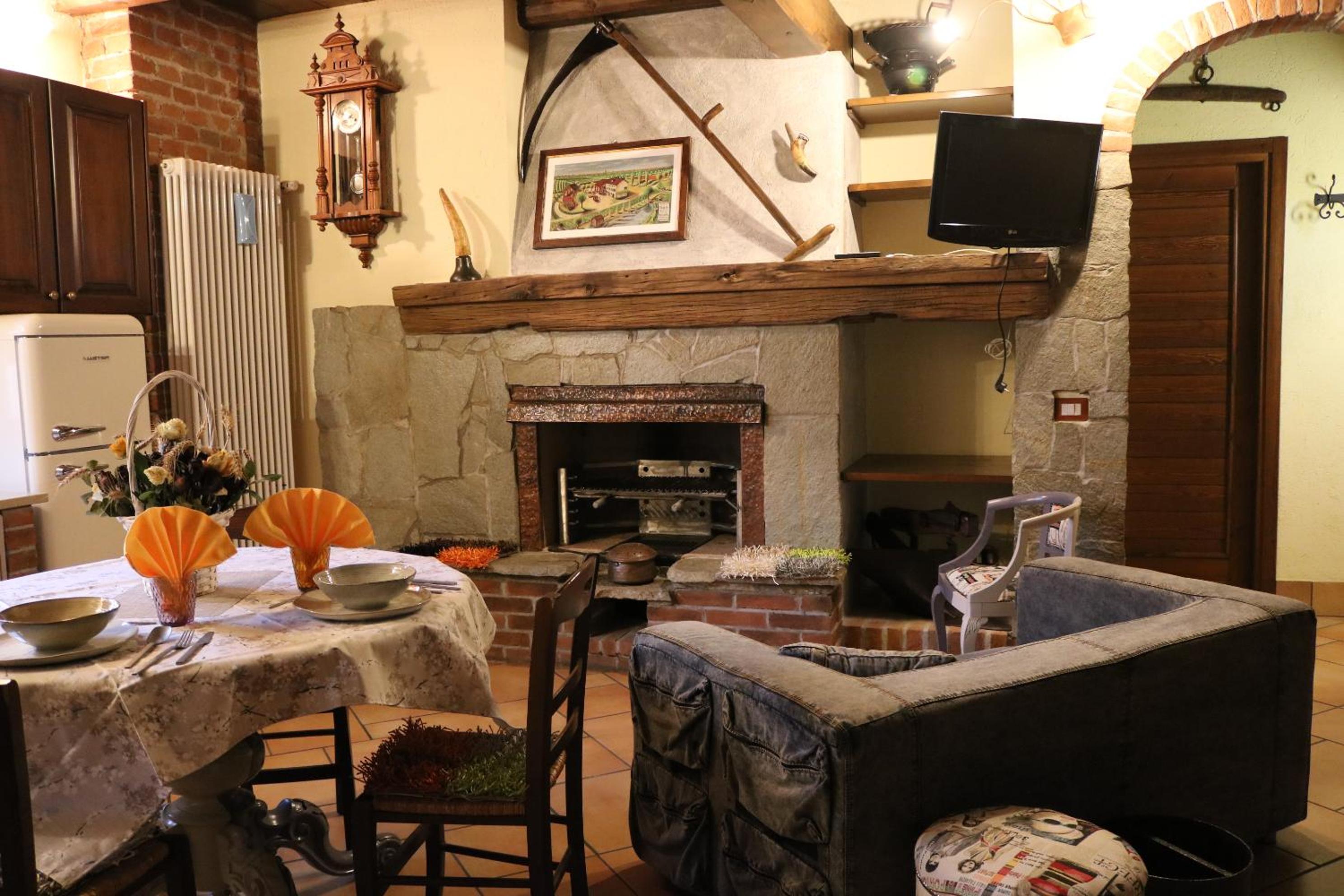One-Bedroom House - Photo 11
