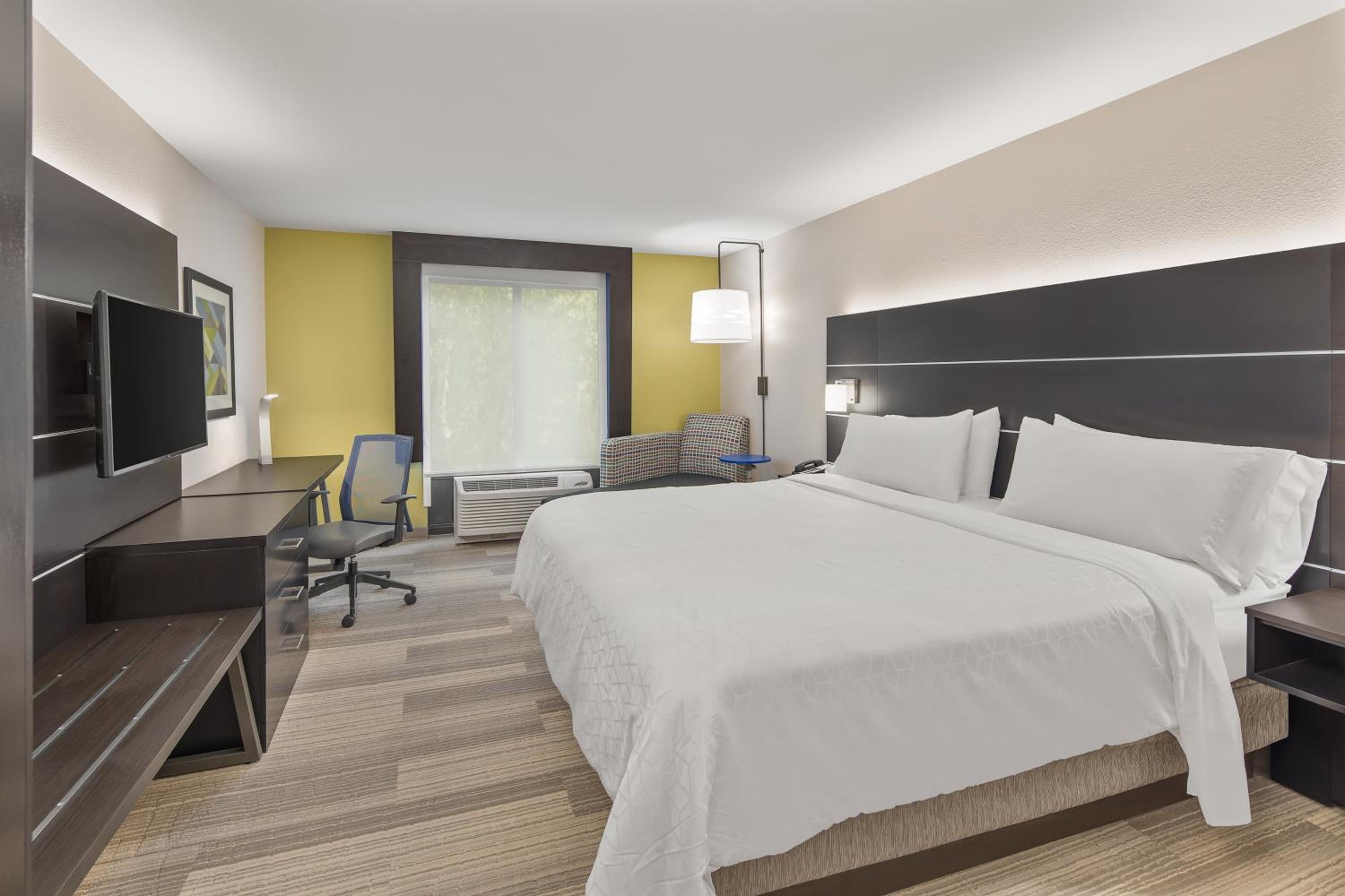 Standard King Room - Photo 1