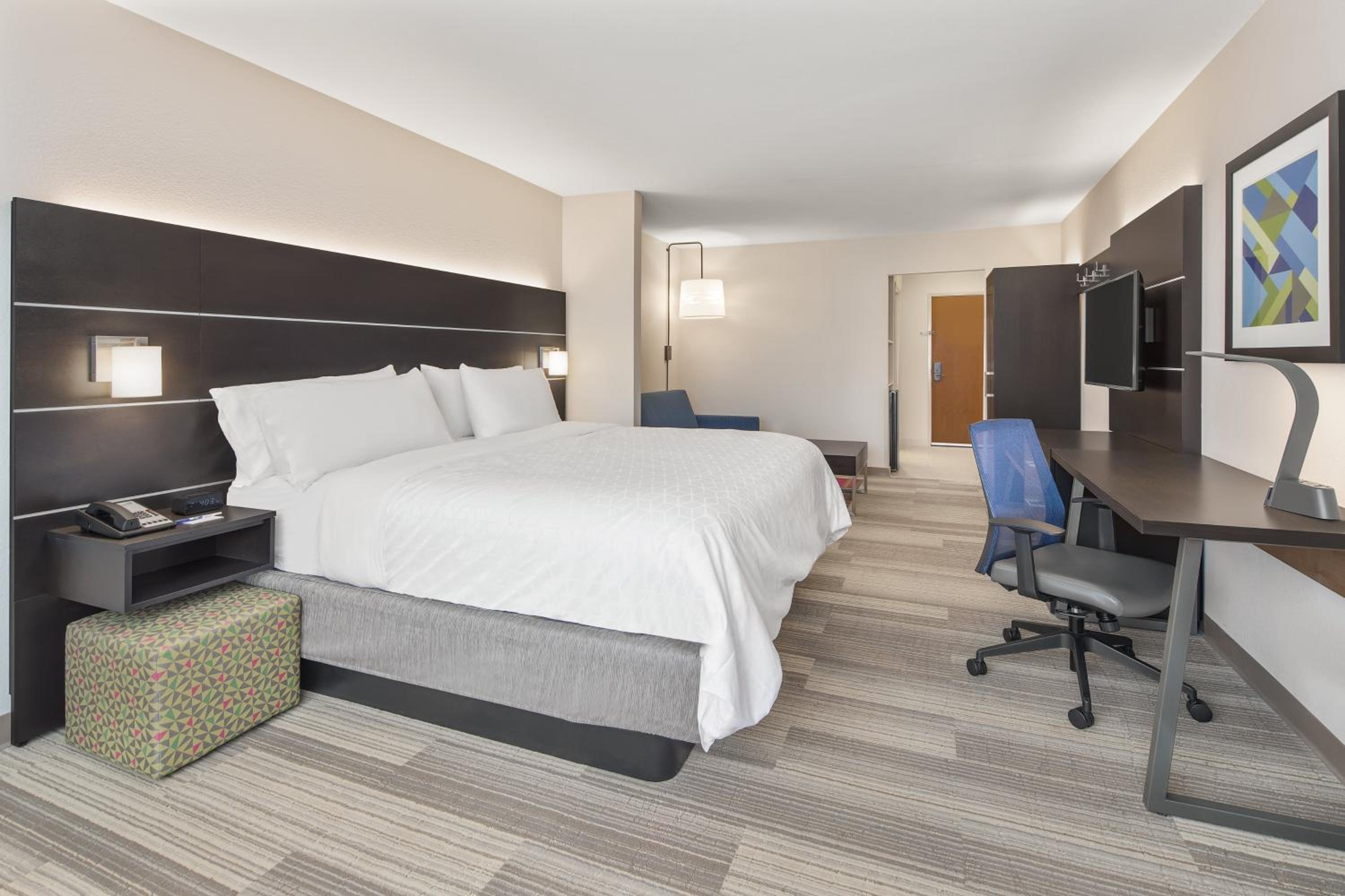 King Suite - Photo 2