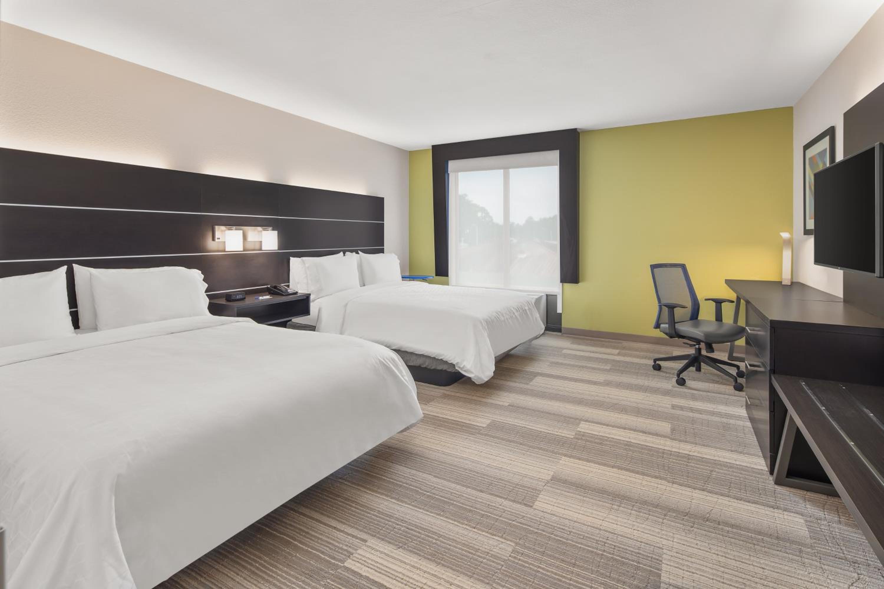 Standard Double Room with Two Double Beds and Mobility Accessible Roll-In Shower - Photo 1