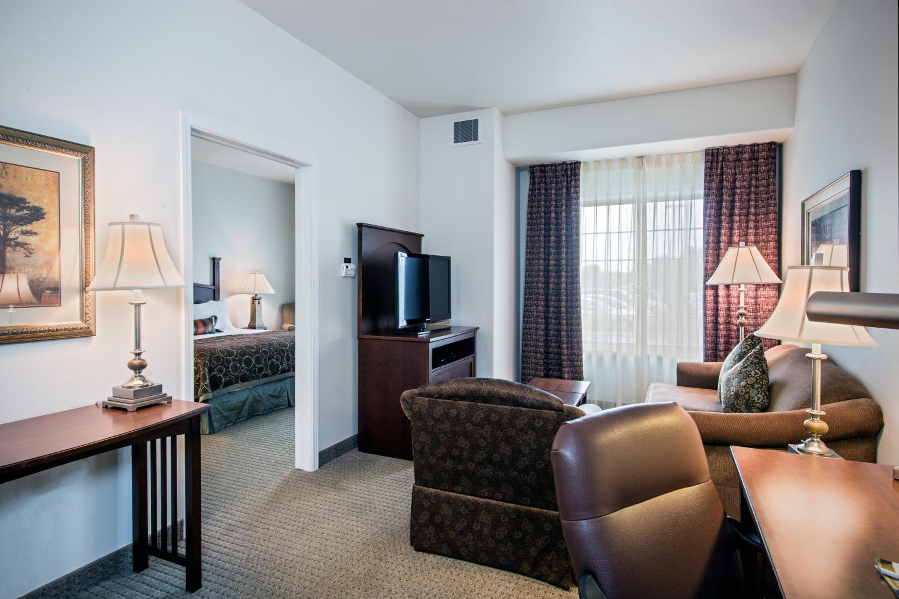 One-Bedroom King Suite - Photo 3