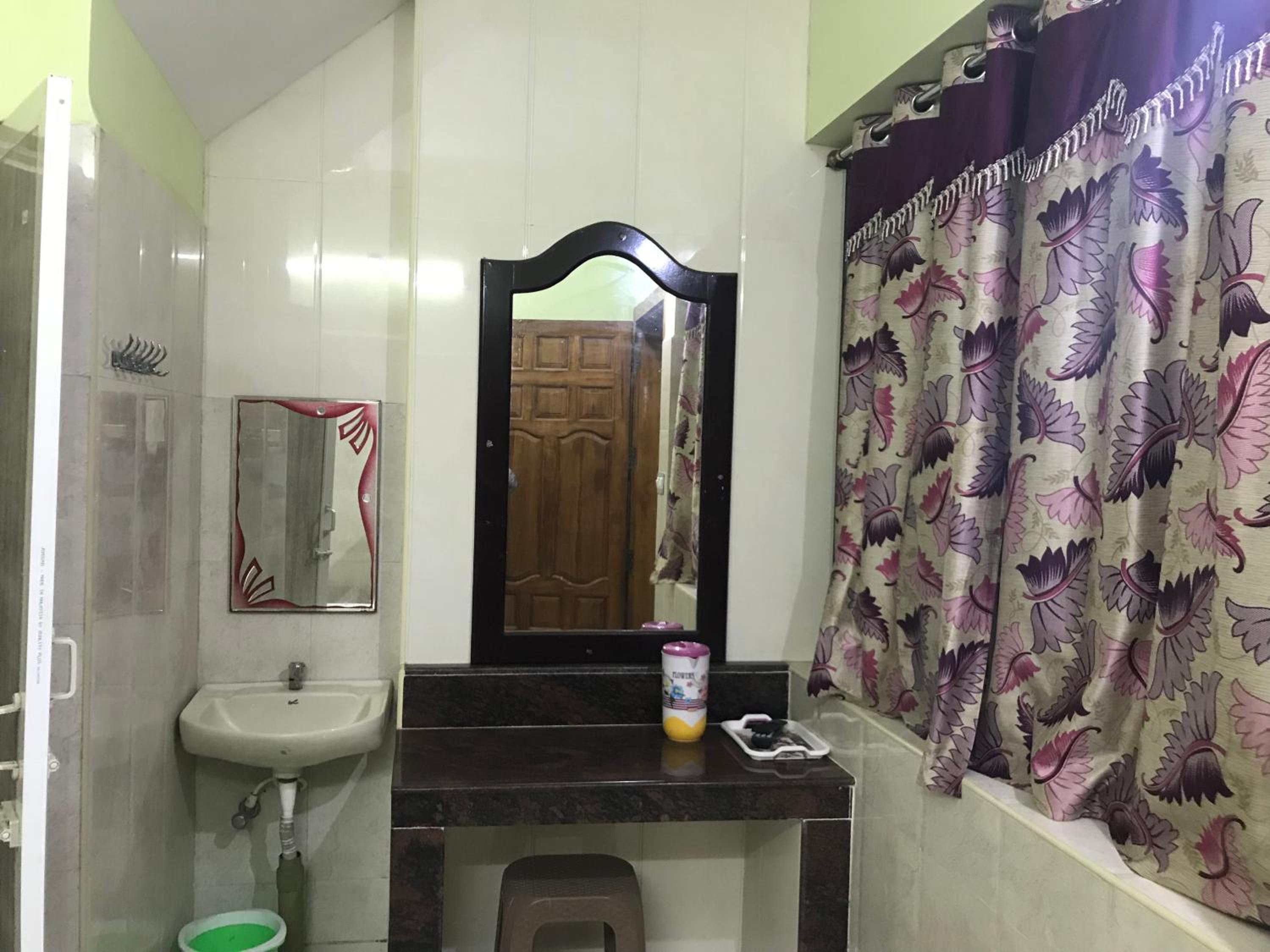 Family Room with Bathroom - Photo 2