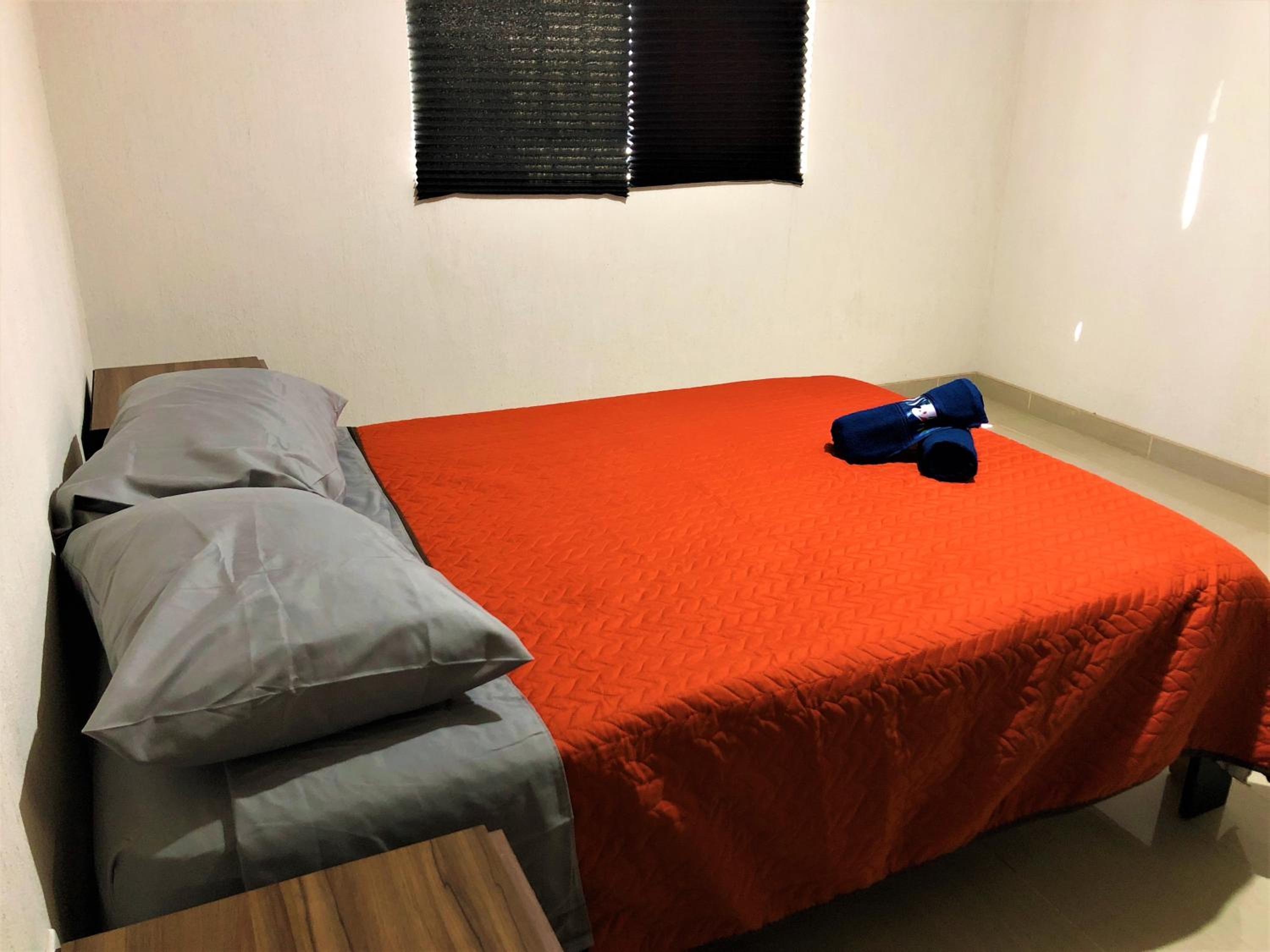 Deluxe Queen Room - Photo 8