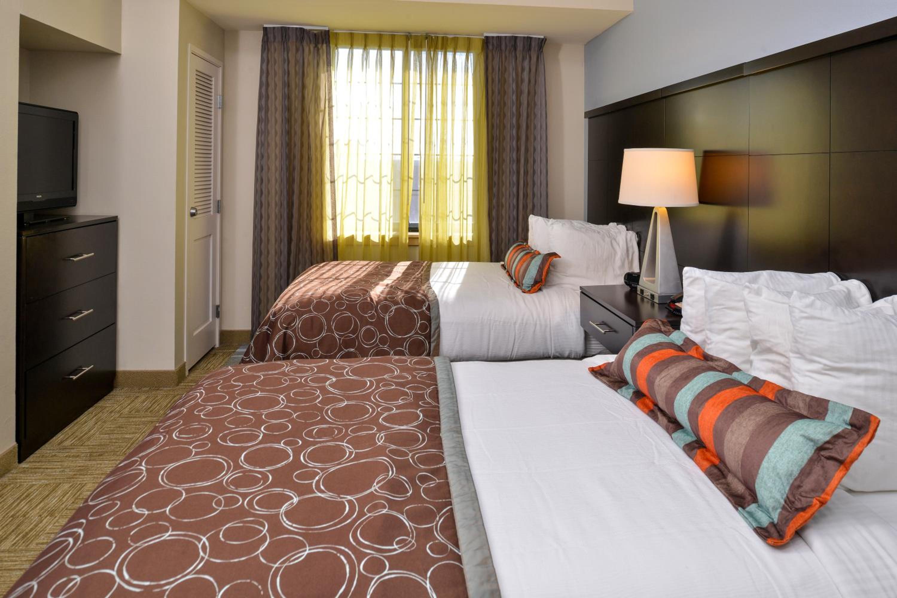 One-Bedroom Suite with Two Double Beds - Photo 1