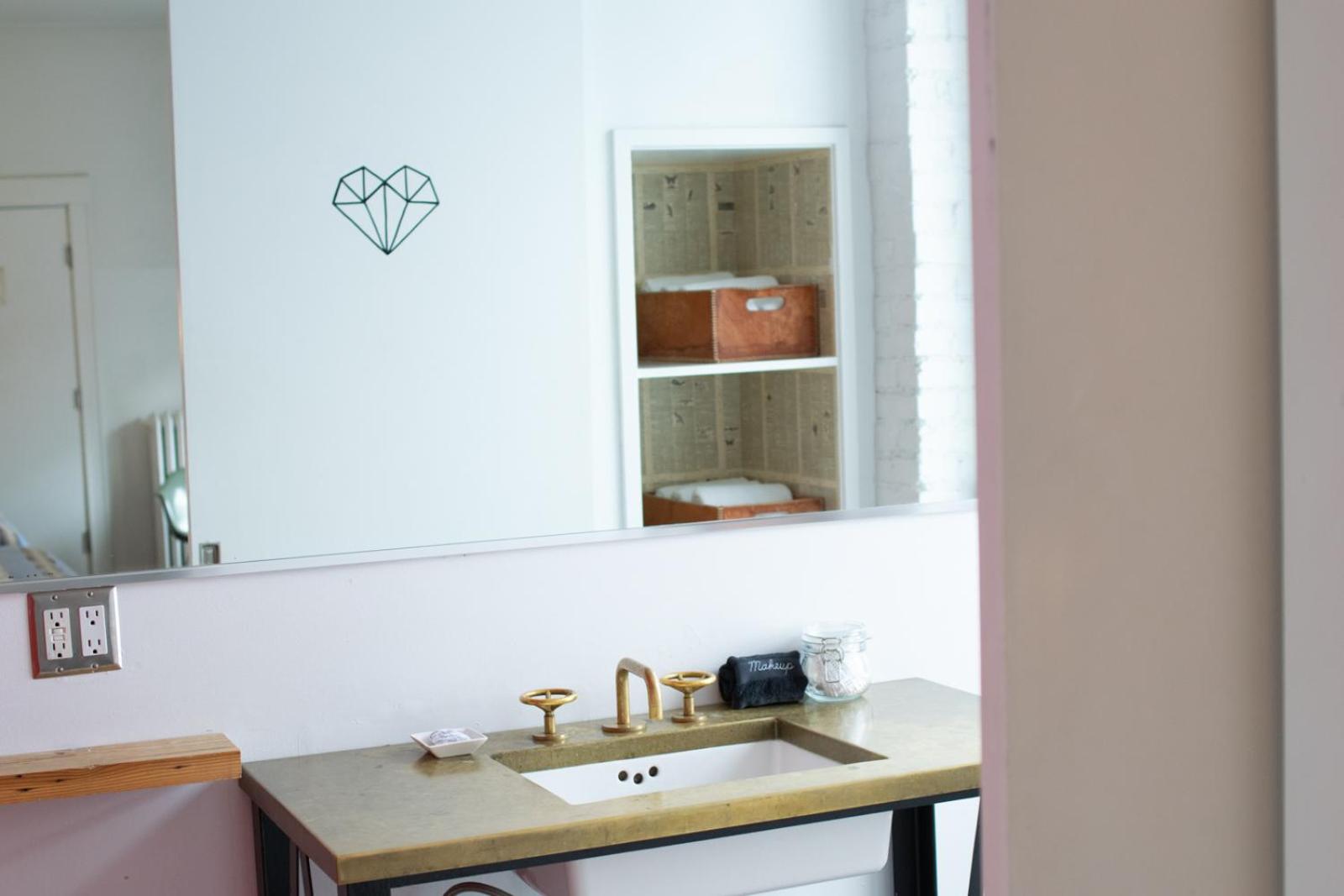 Two King Room with Private Bathroom photo 2