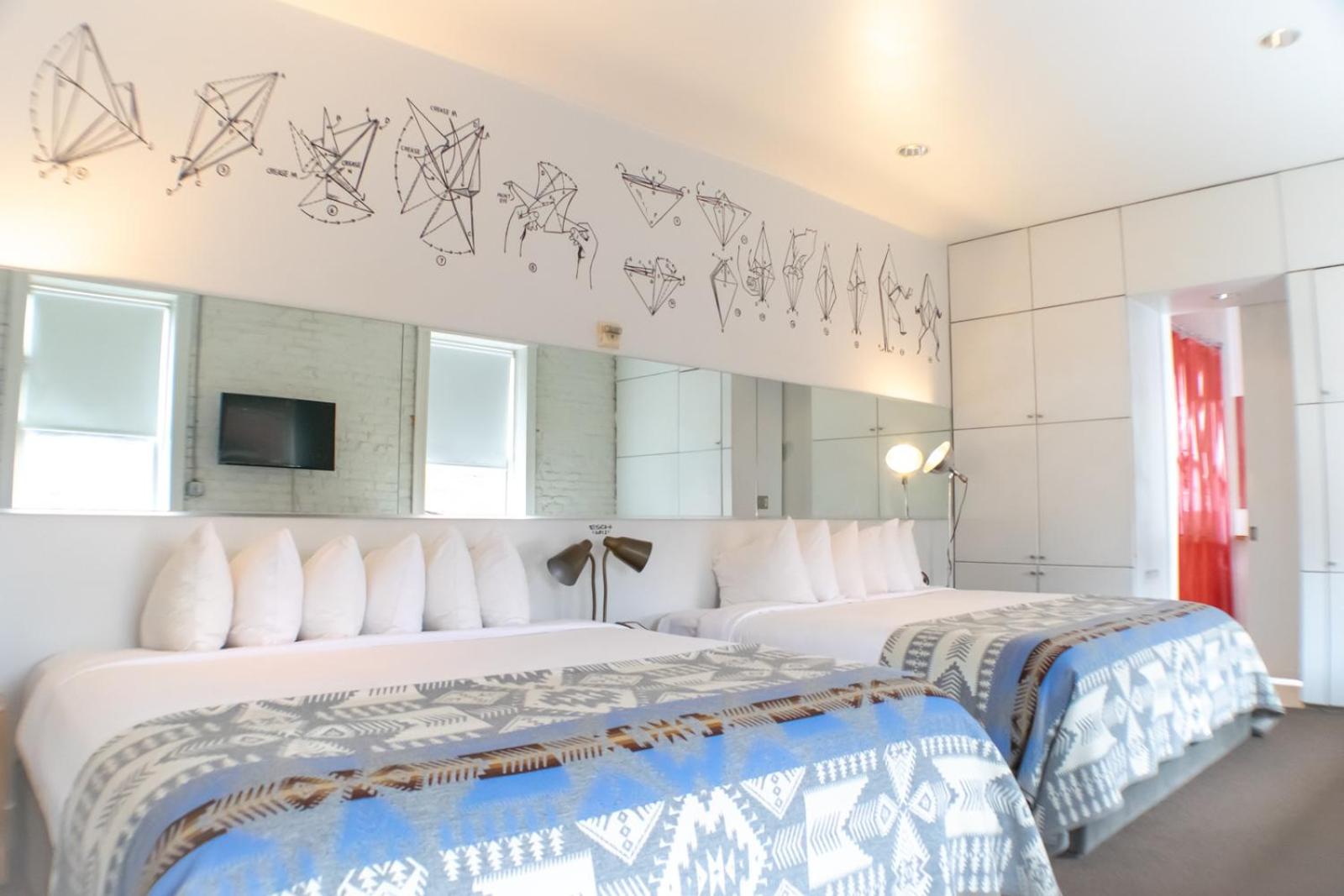 Two King Room with Private Bathroom photo 1