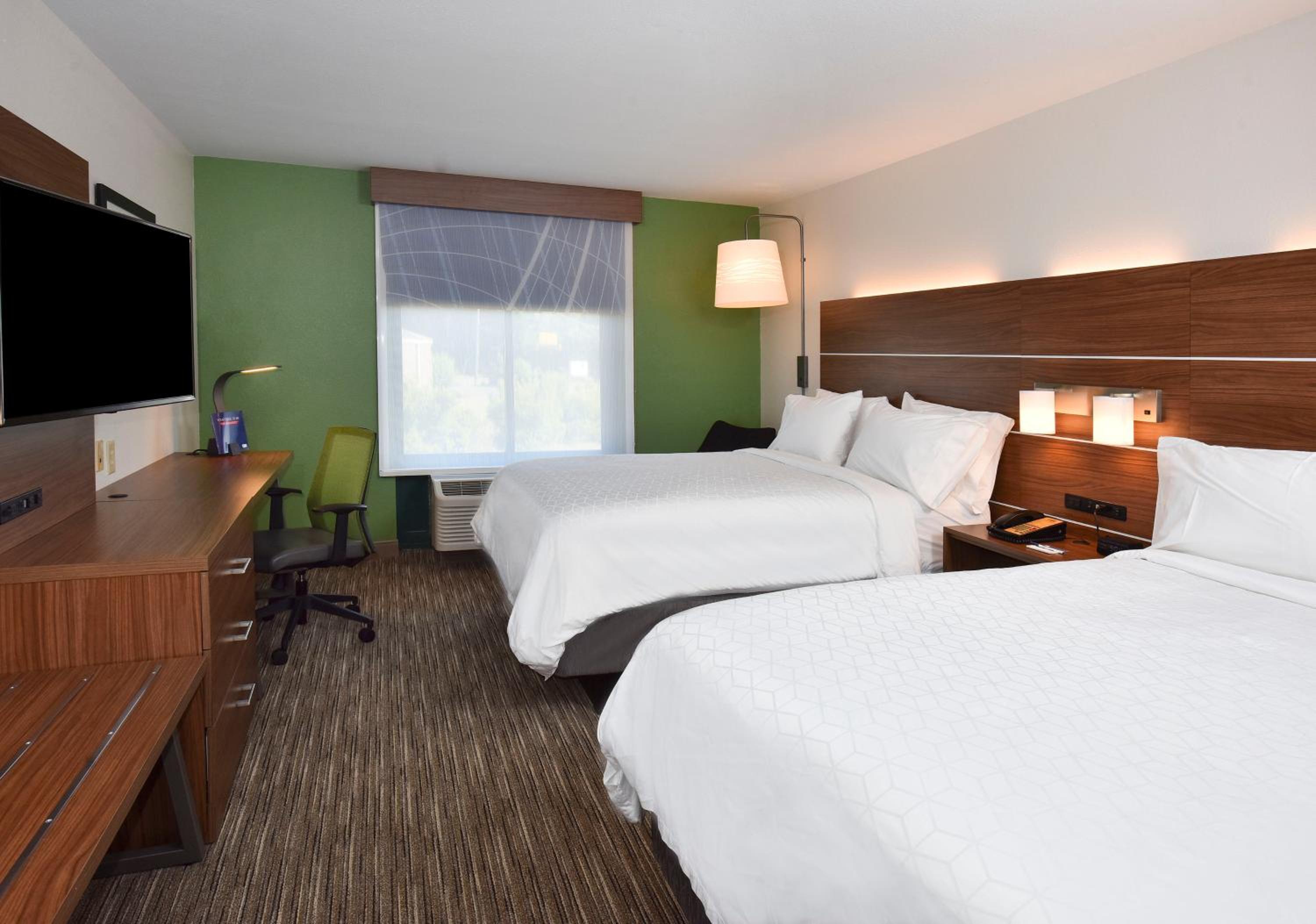 Standard Queen Room with Two Queen Beds - Photo 1
