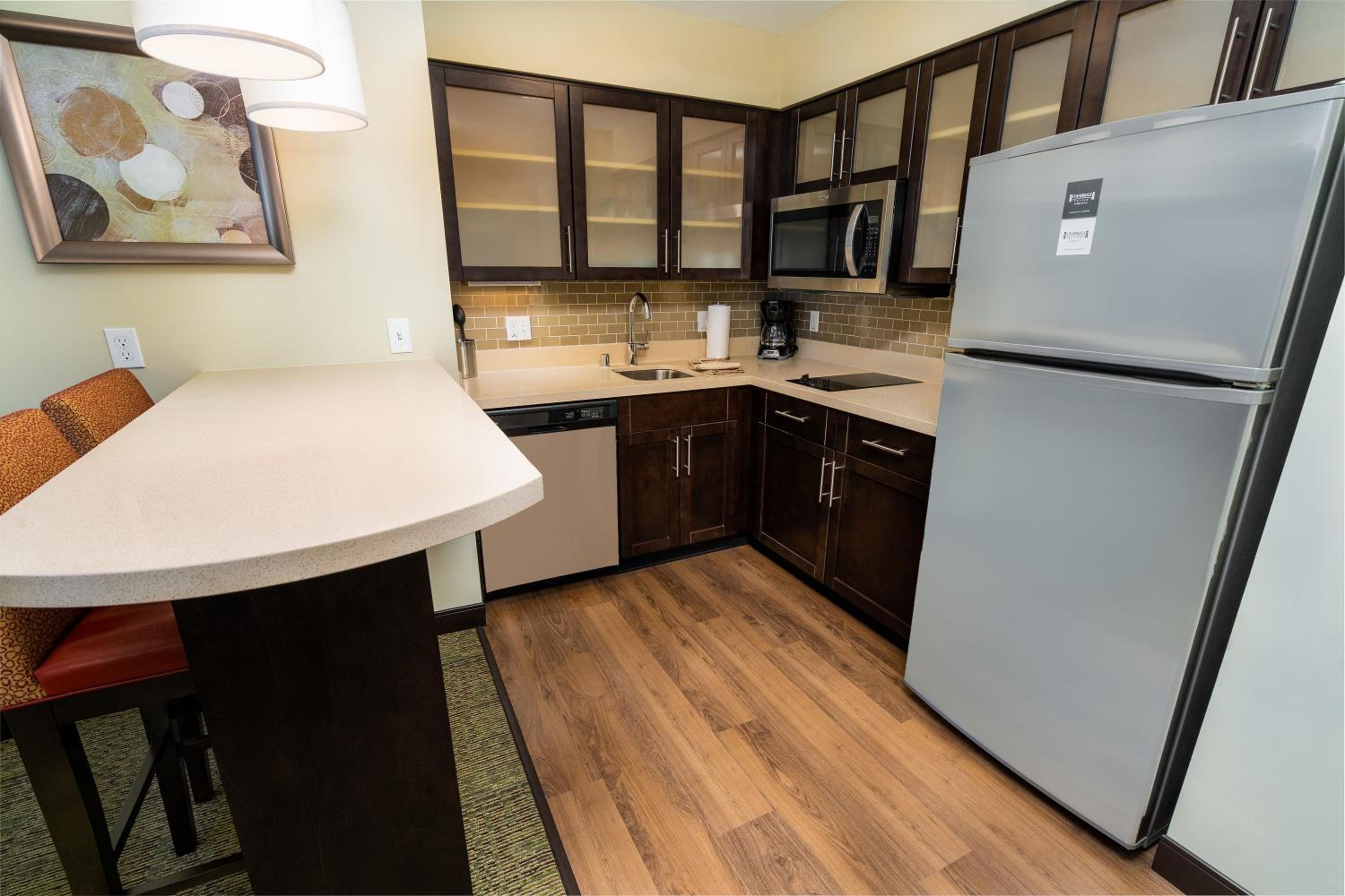 Two-Bedroom Queen Suite - Photo 9