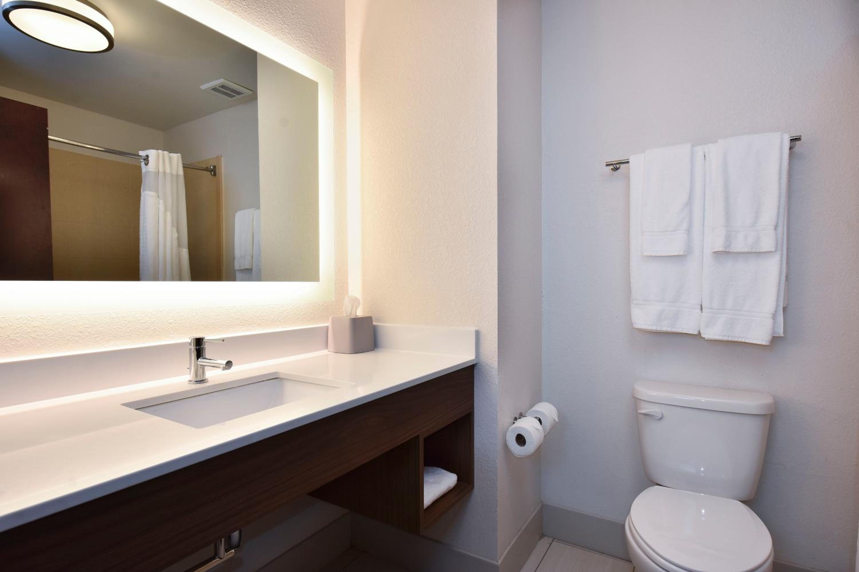 Queen Suite with Two Queen Beds and Additional Living Area - Photo 4