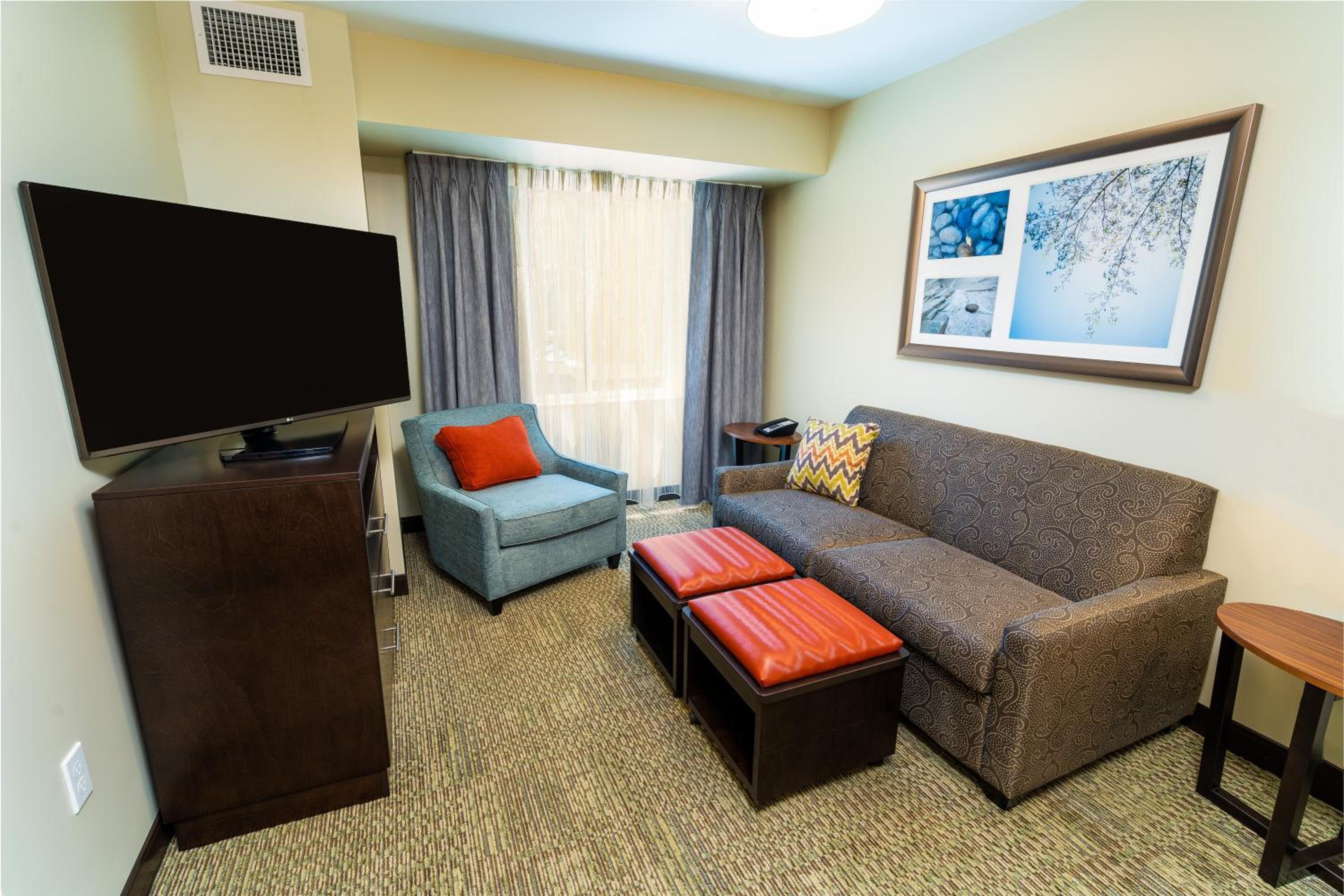 Two-Bedroom Queen Suite - Photo 12