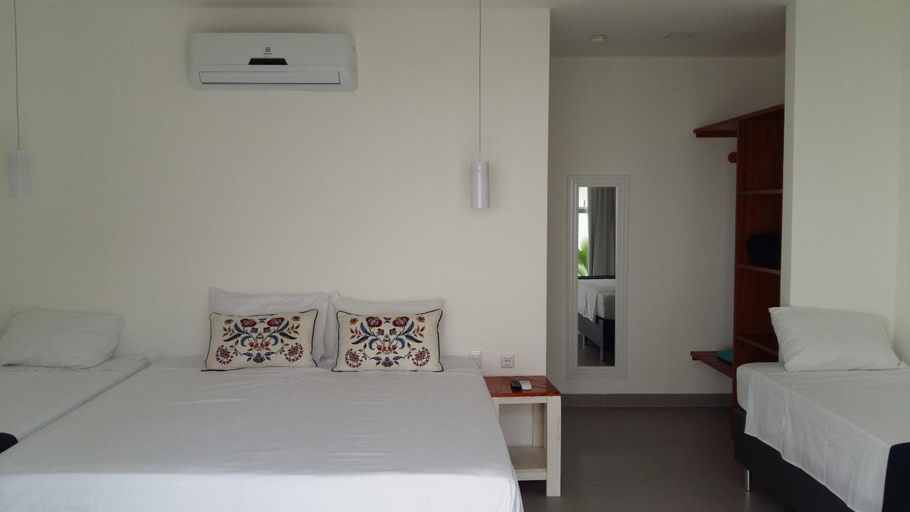 Quadruple Room - Disability Access photo 1