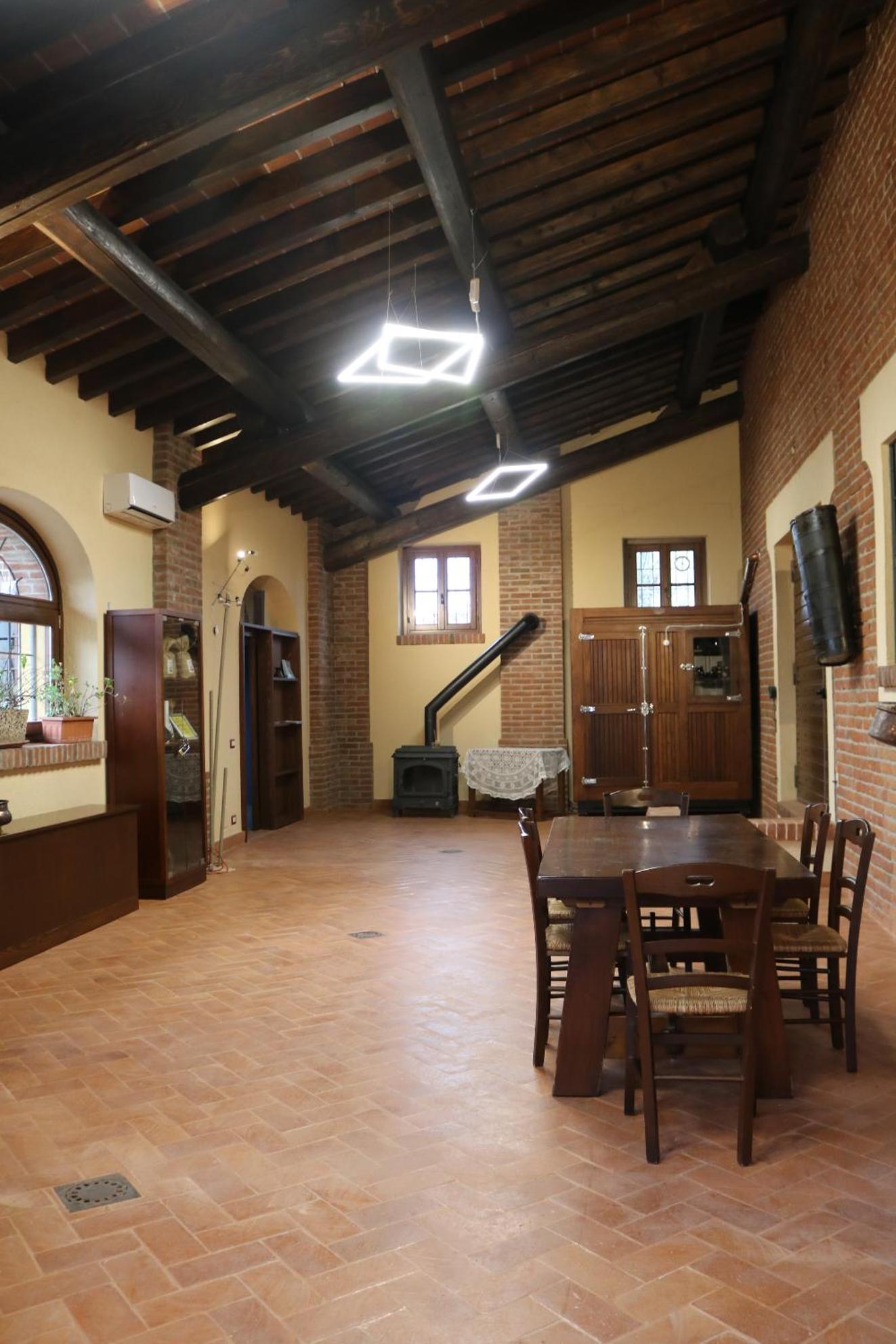 One-Bedroom House - Photo 12
