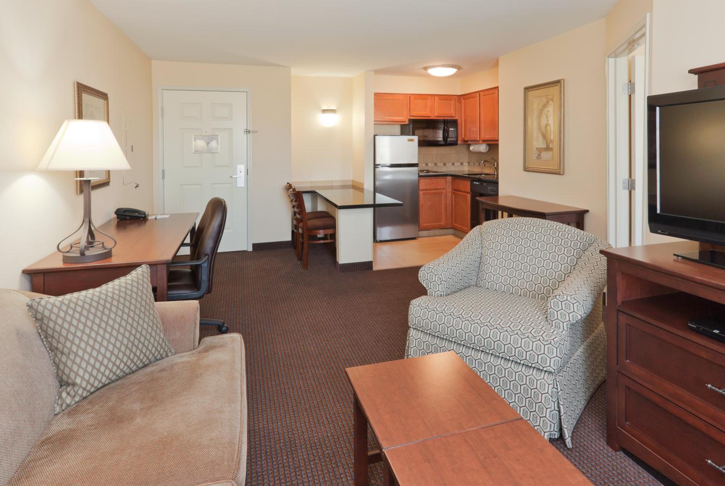King Suite - Non-Smoking - Photo 2