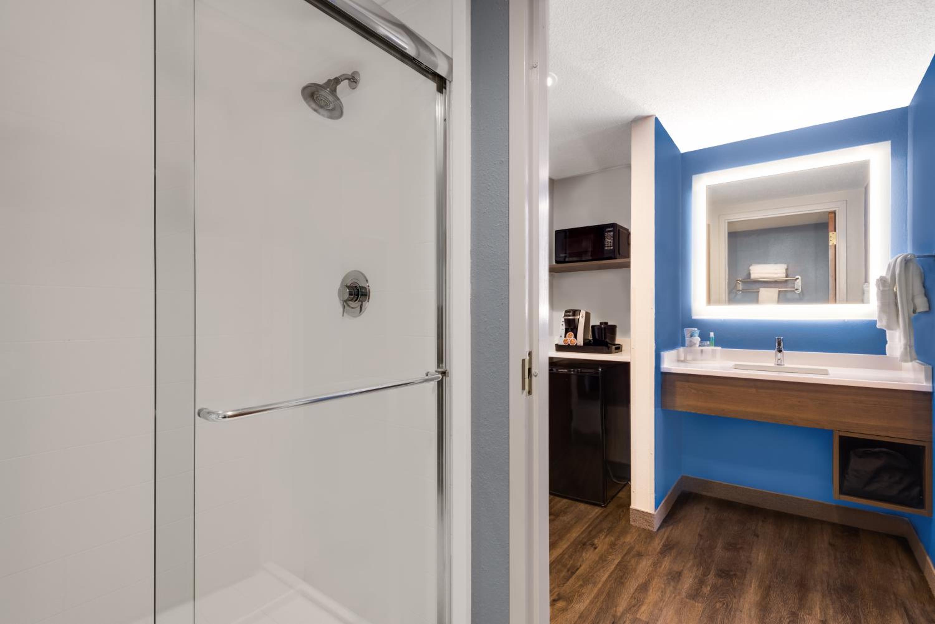 Standard King Room - Photo 2