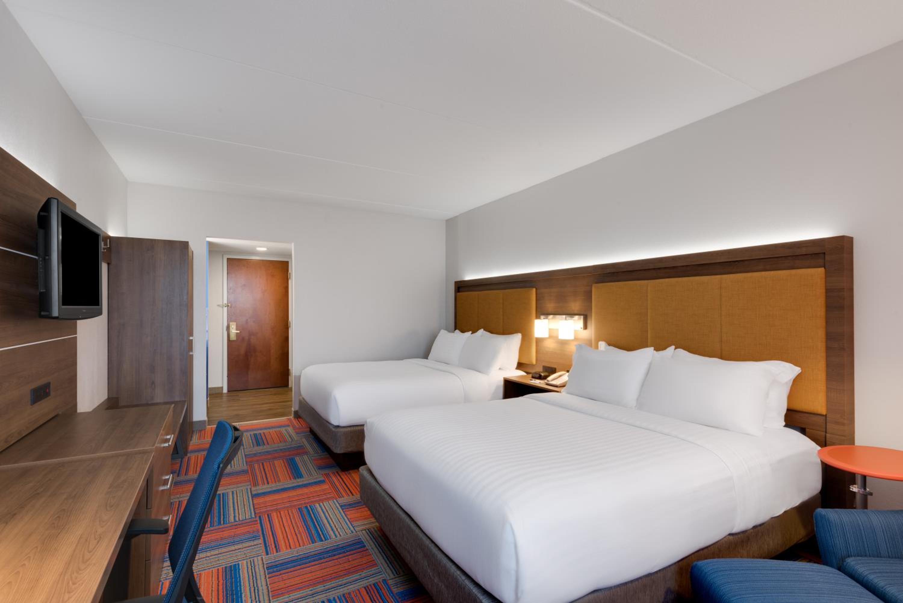 Standard Queen Room with Two Queen Beds and Mobility Accessible Tub - Photo 1