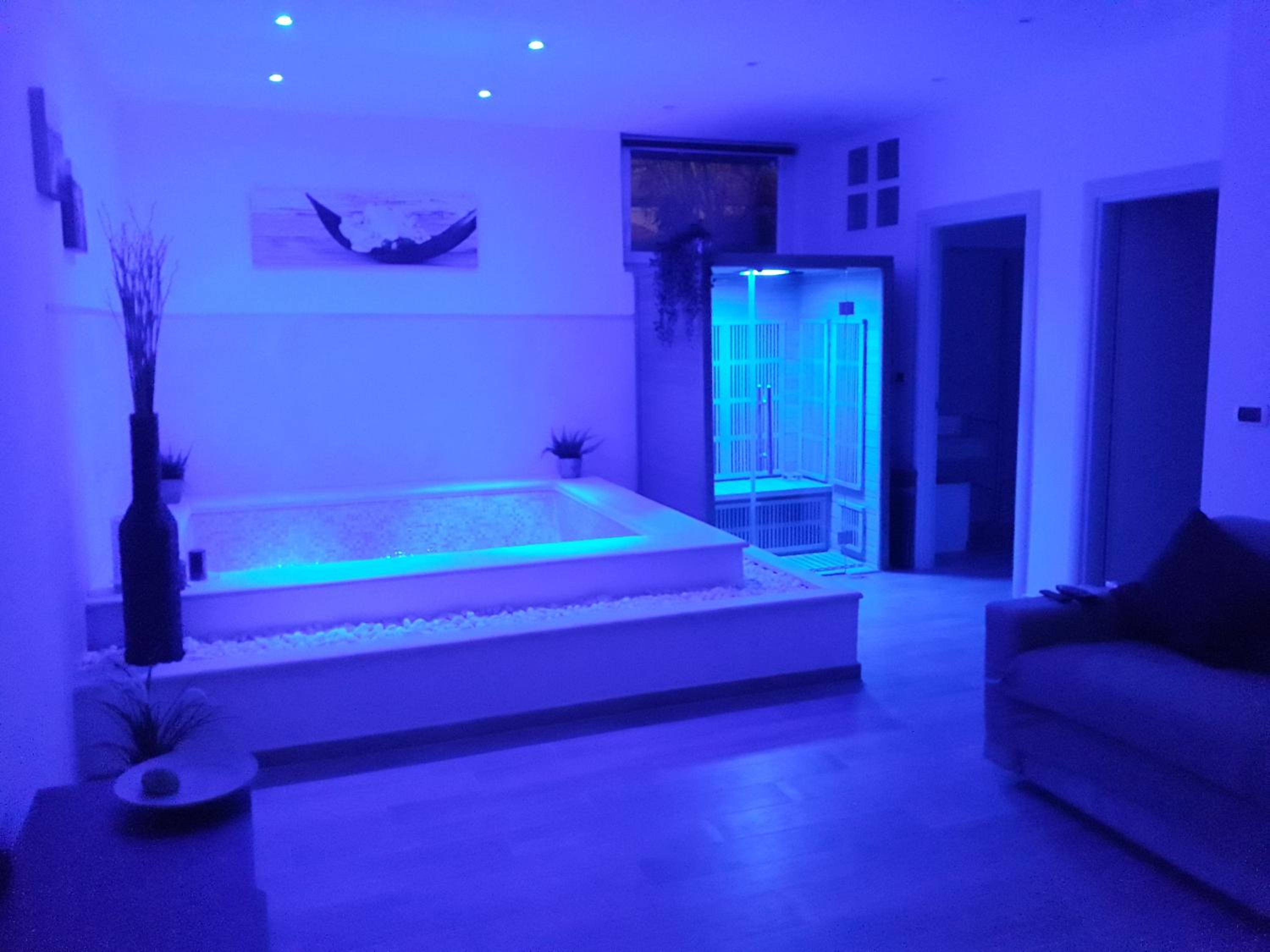 Studio with Spa Bath - Photo 6