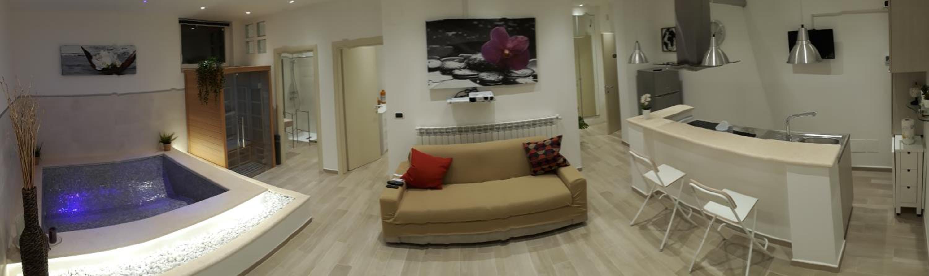 Studio with Spa Bath - Photo 11