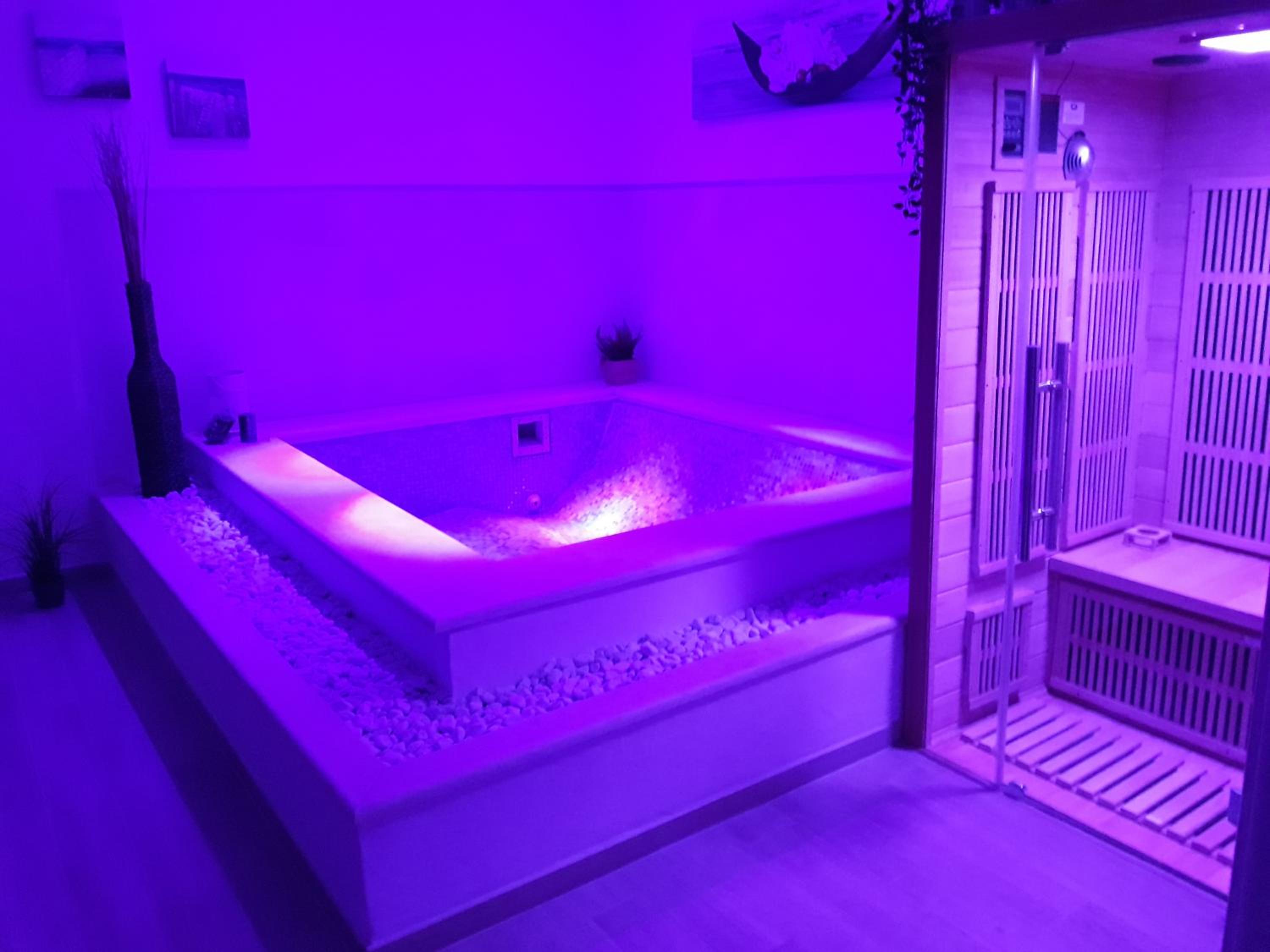Studio with Spa Bath - Photo 10