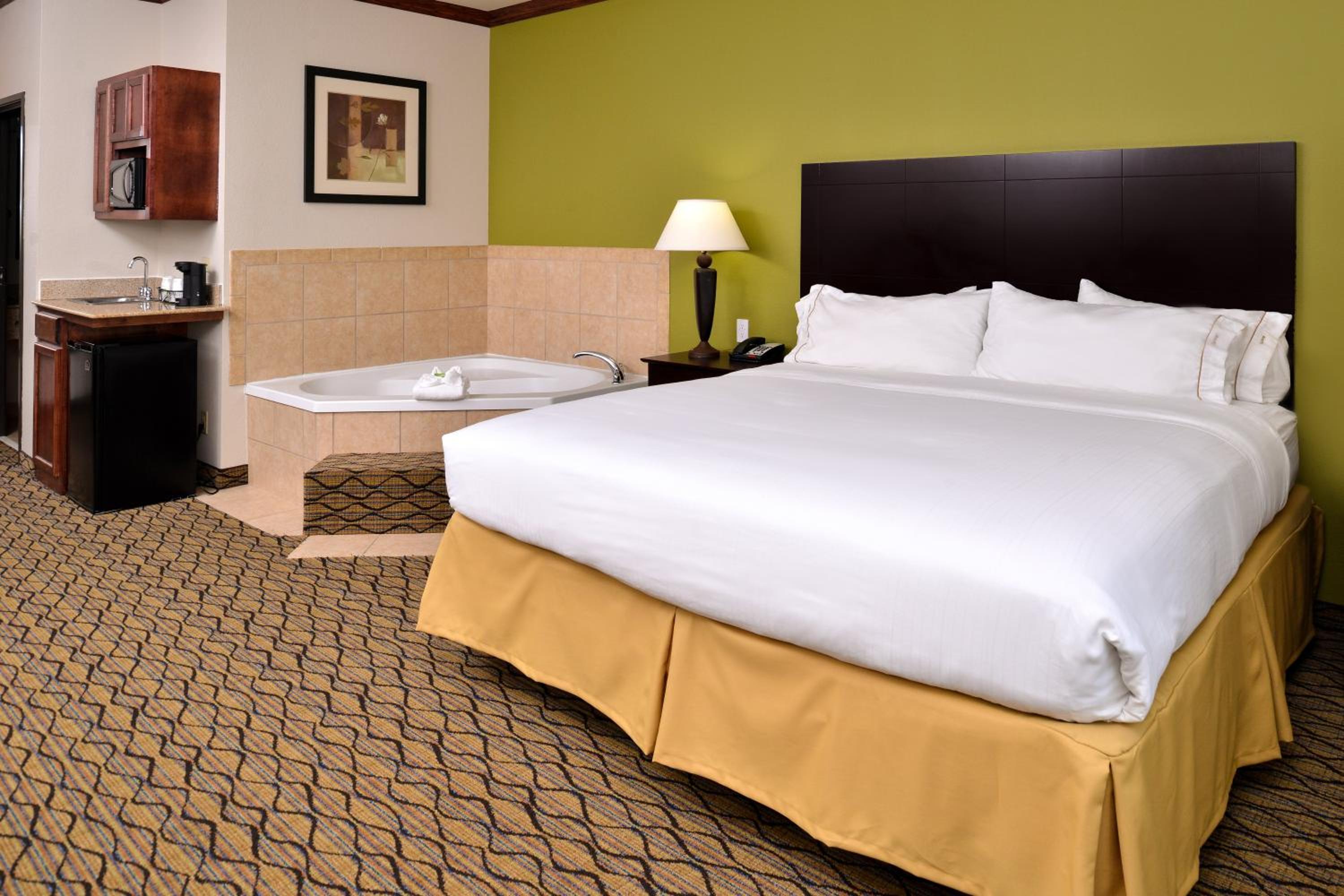 King Suite - Photo 1