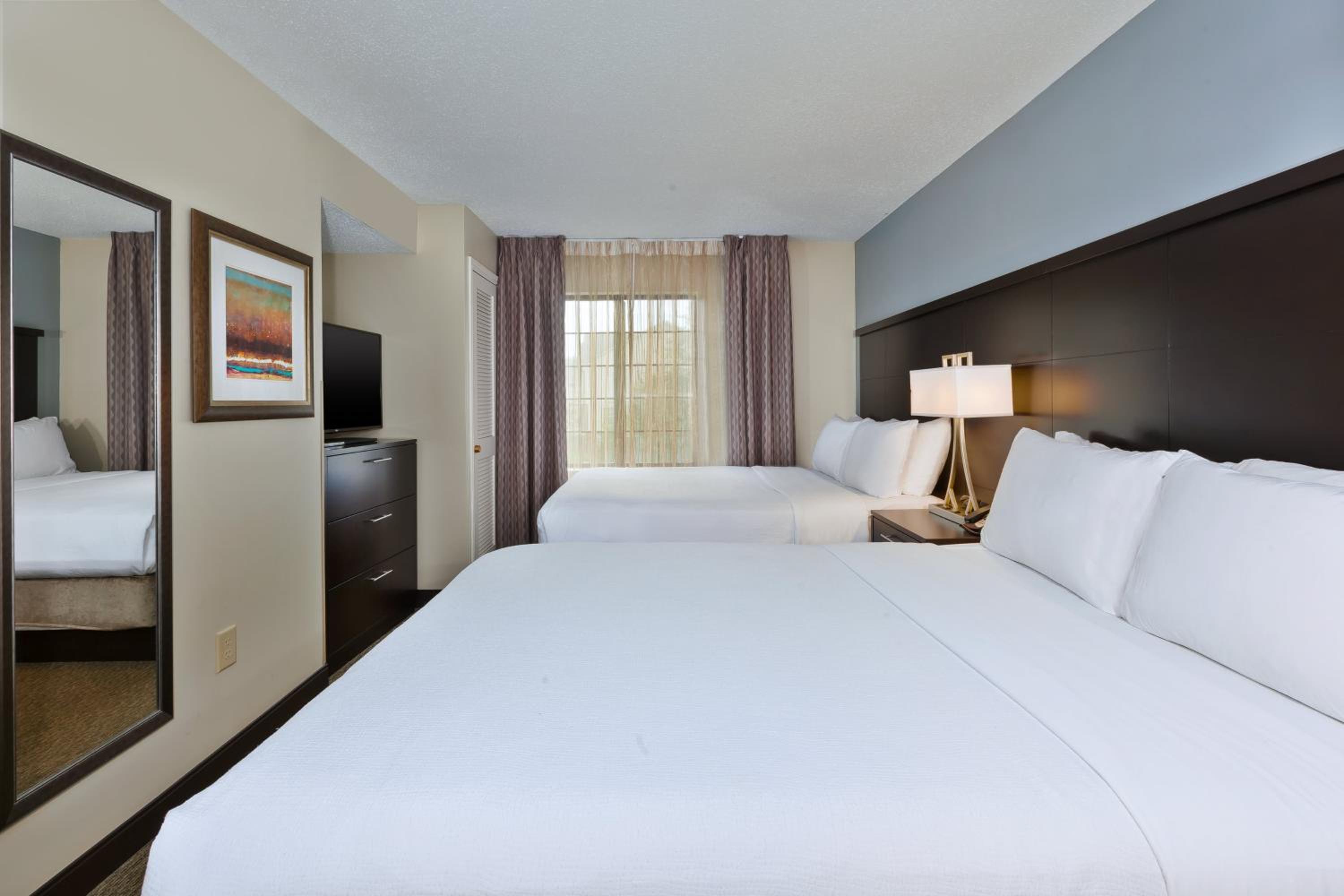 One-Bedroom Suite with Two Double Beds - Photo 6