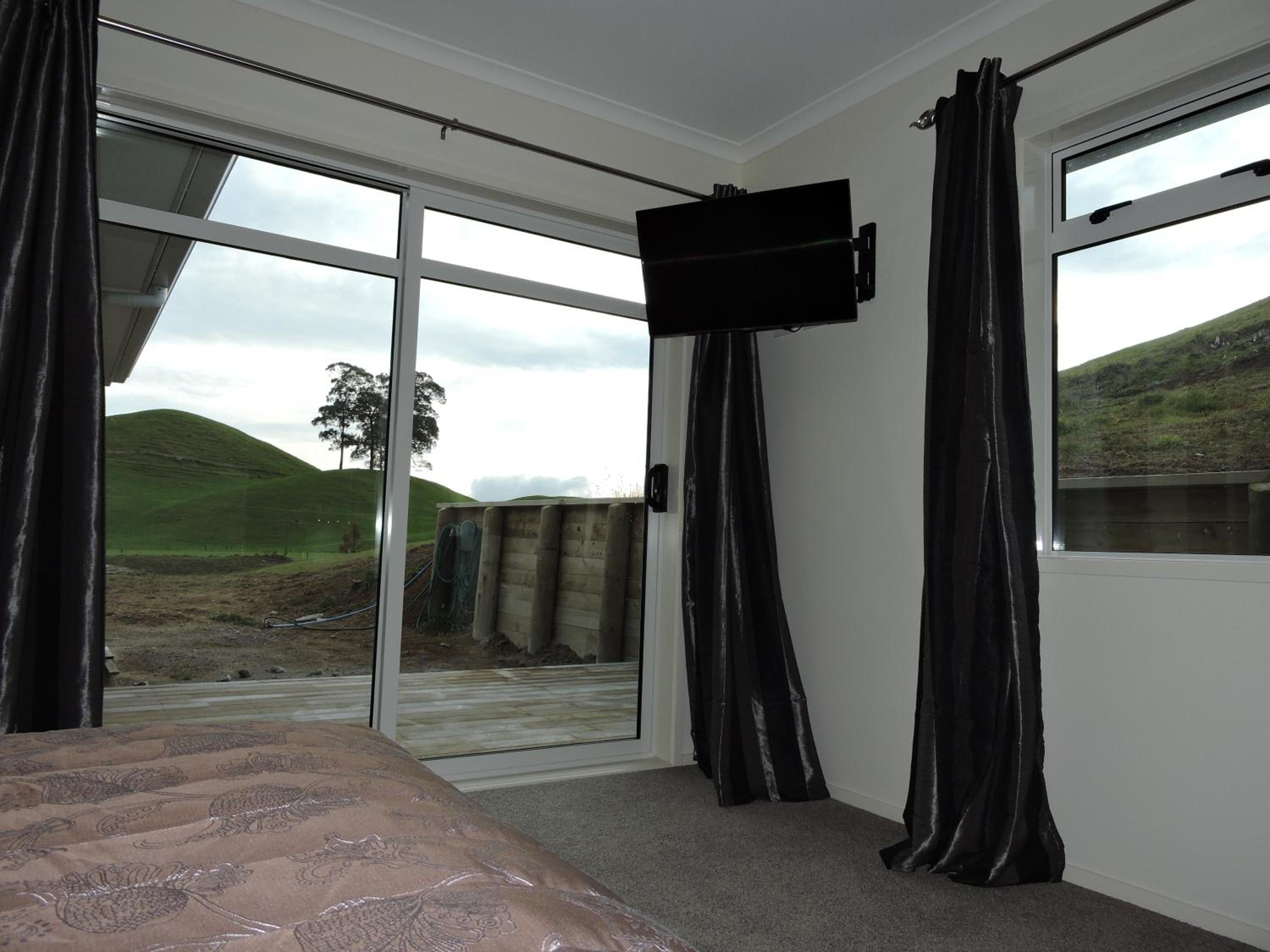 Deluxe King Suite photo 1