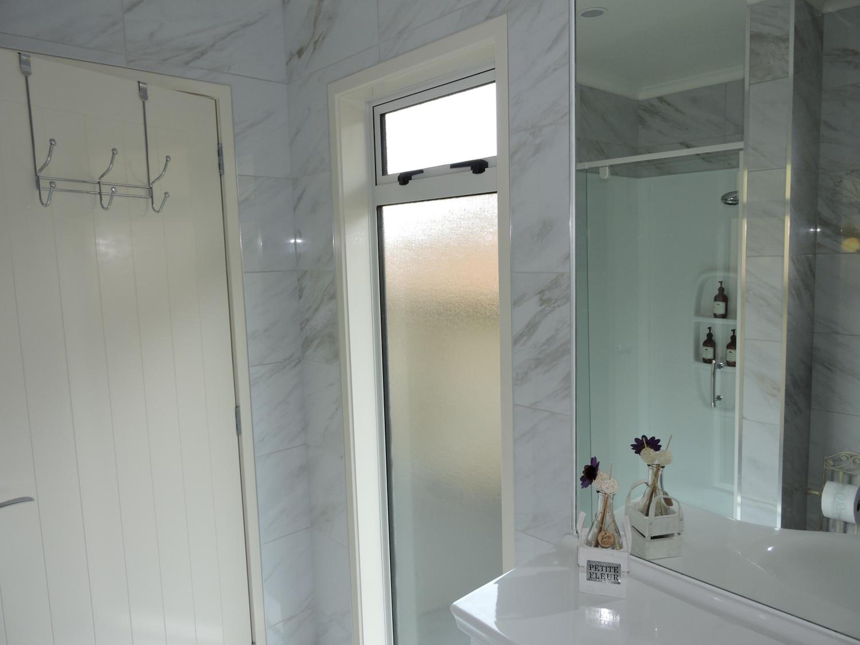 Deluxe King Suite photo 2