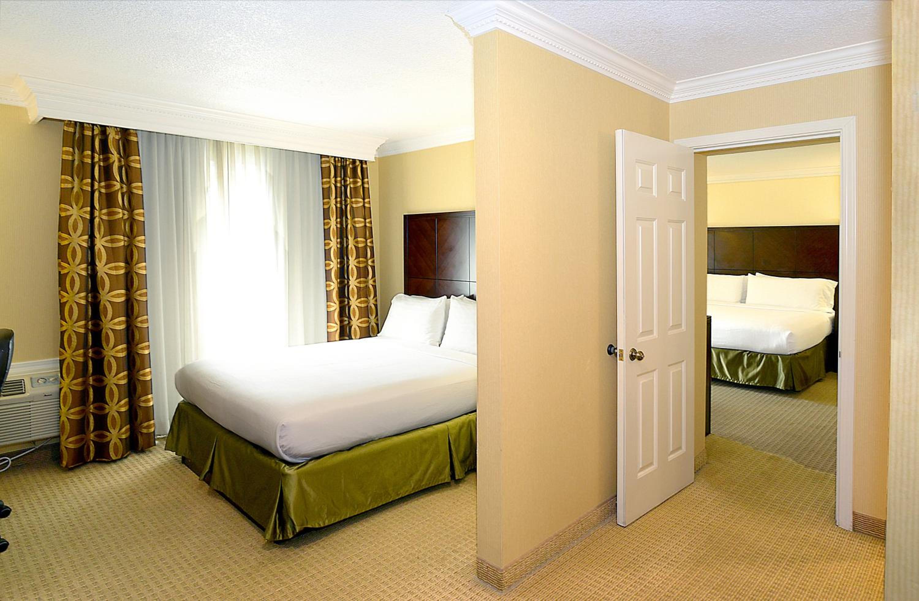 Queen Suite - Photo 5