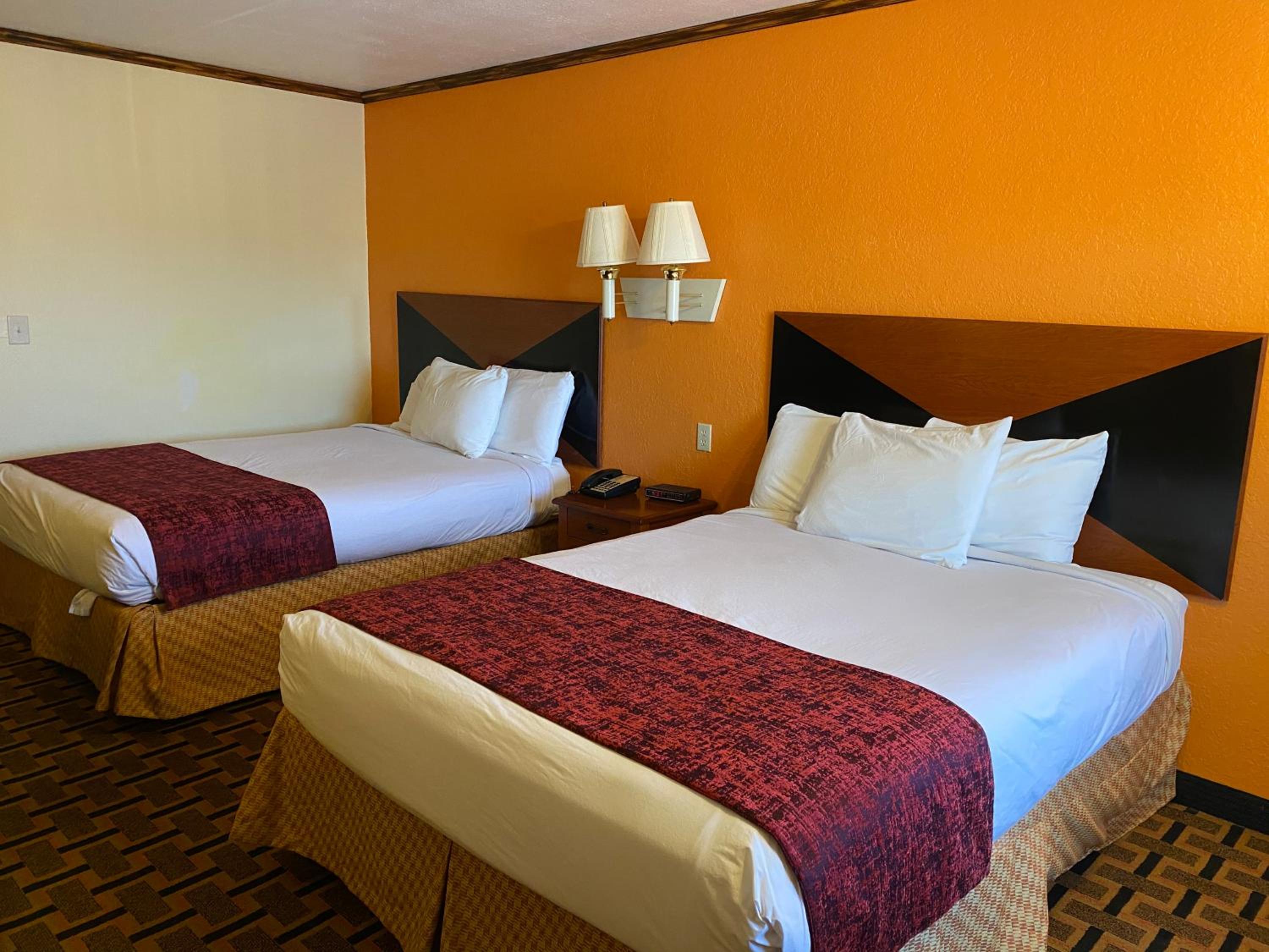 Queen Room with Two Queen Beds - Non-Smoking photo 1