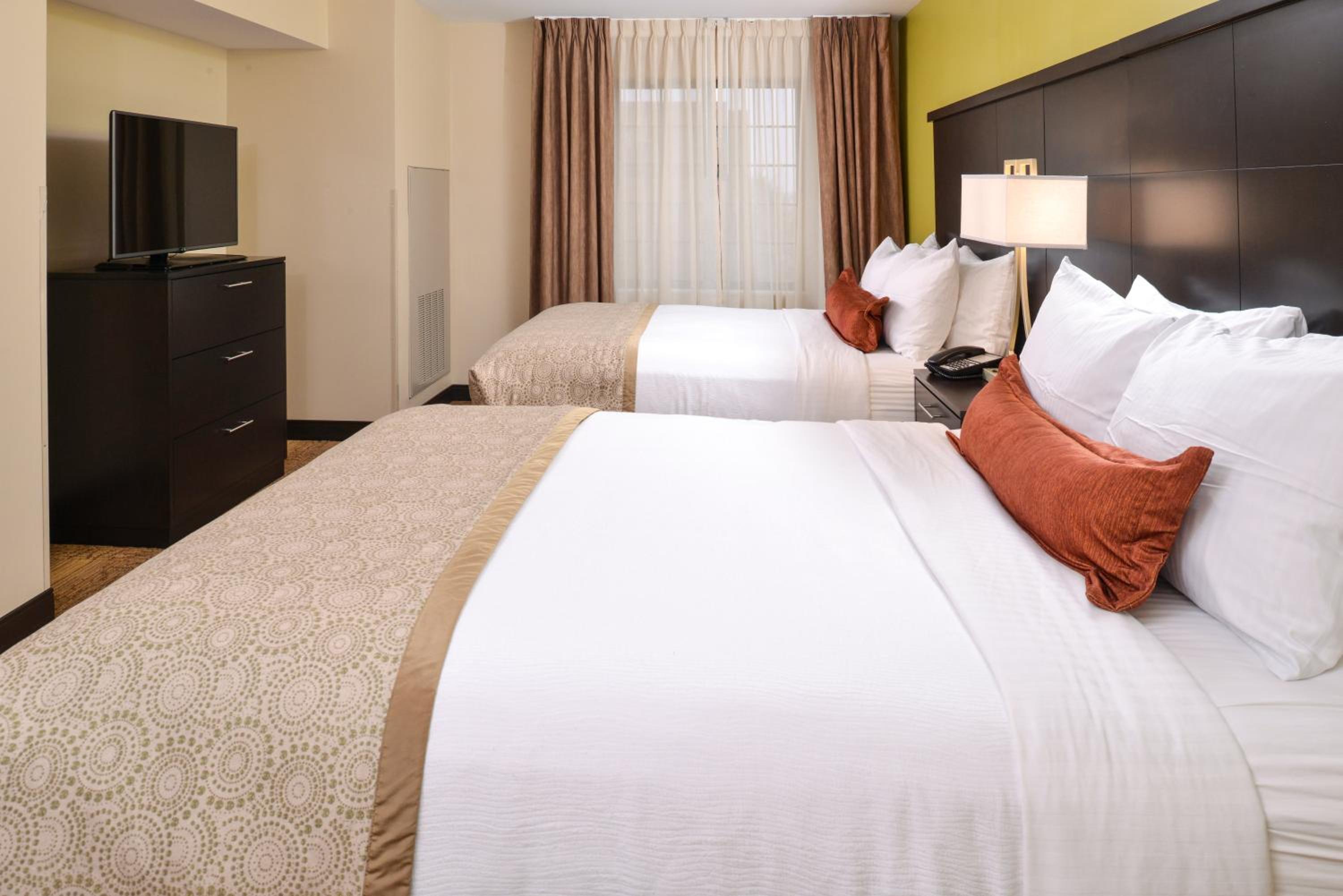 Queen Suite - Hearing Accessible