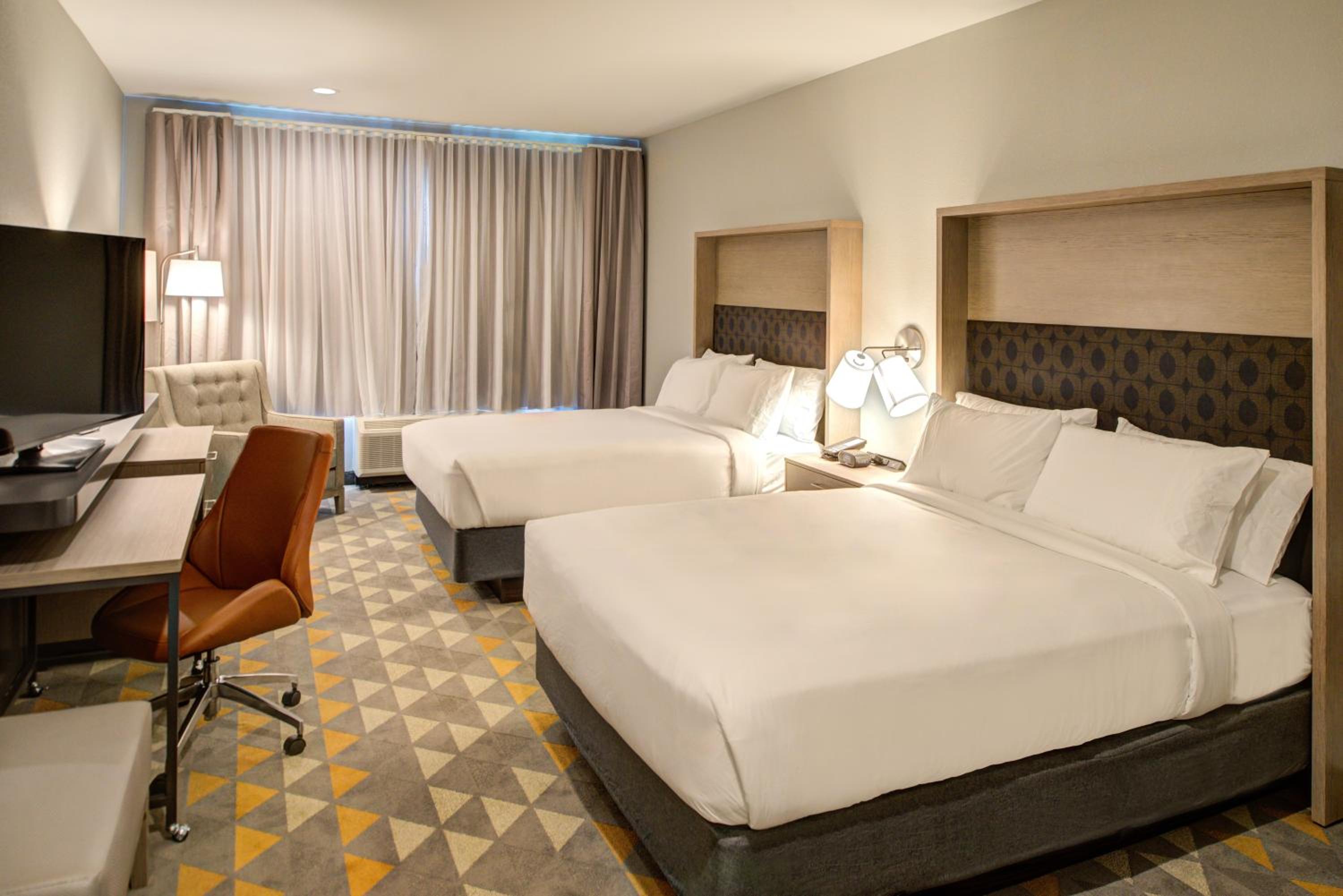 Suite - Hearing Accessible photo 1