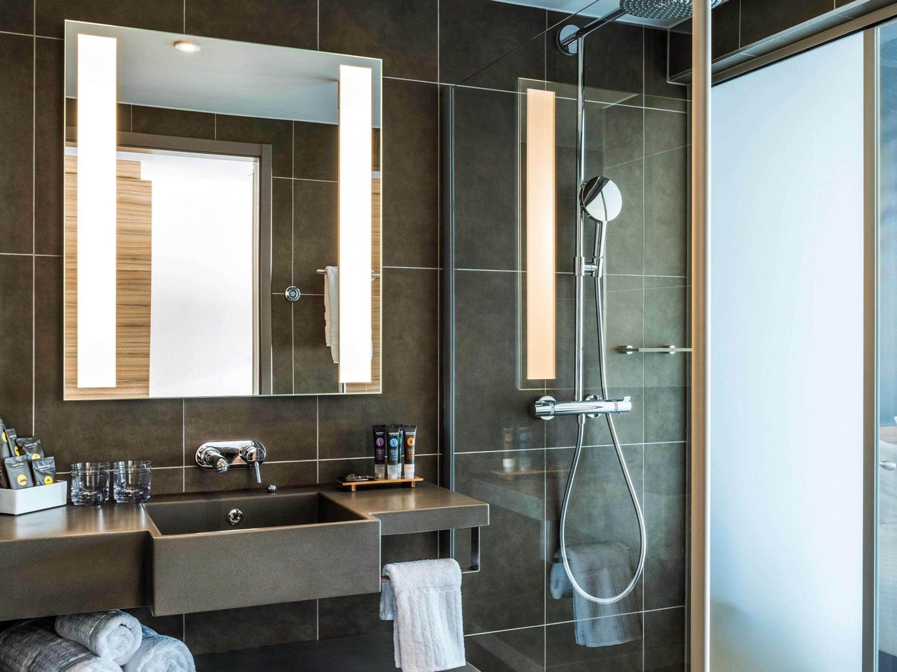 Superior Twin Room with City View photo 3