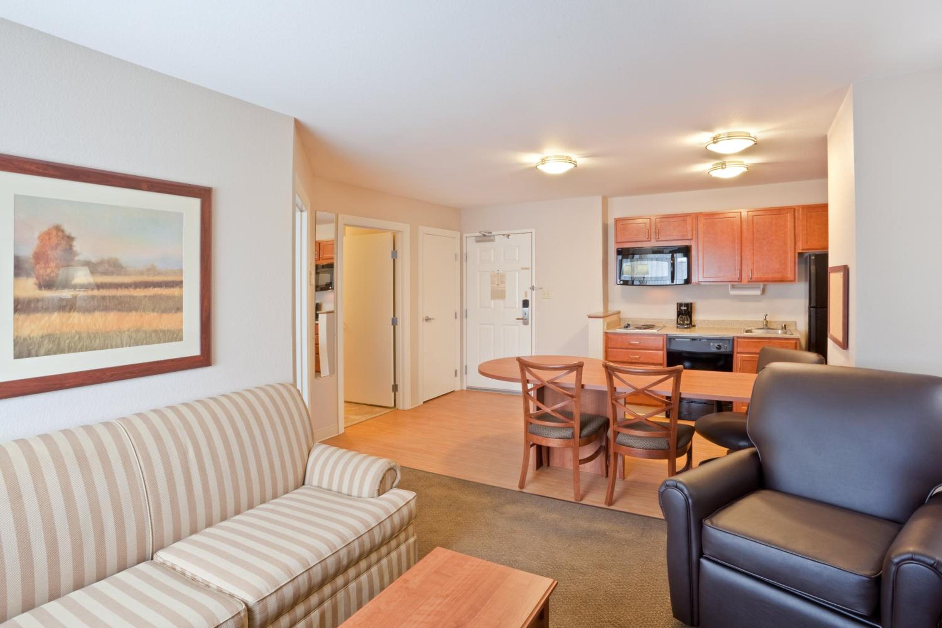 One-Bedroom Queen Suite - Photo 1