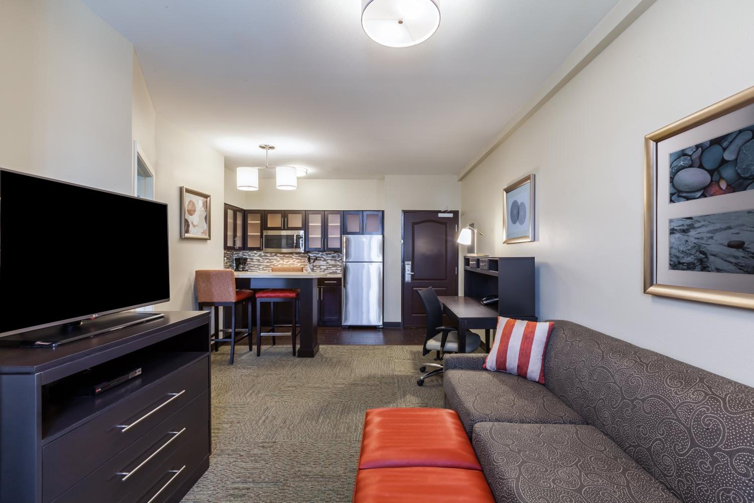 One-Bedroom King Suite photo 3