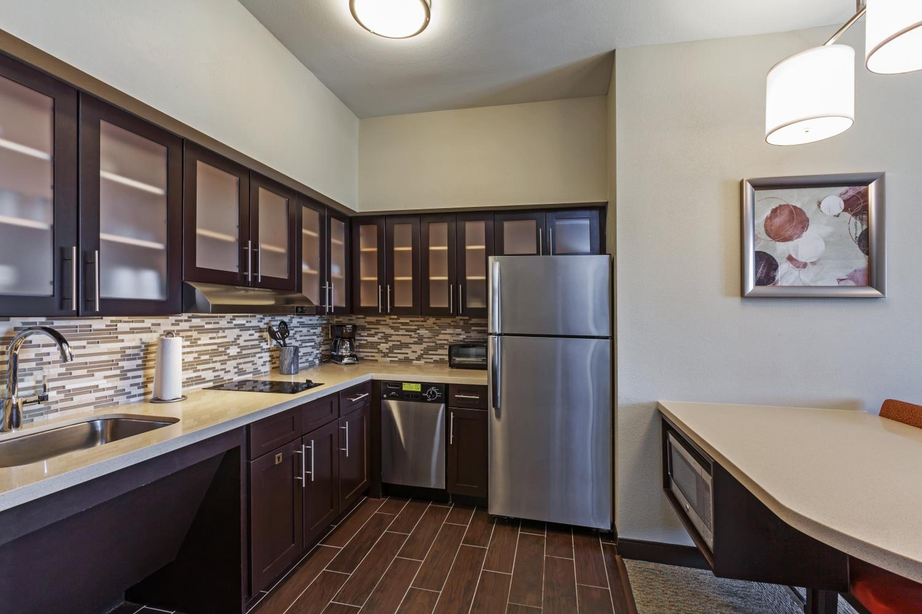 Queen Studio Suite - Communications Accessible photo 3