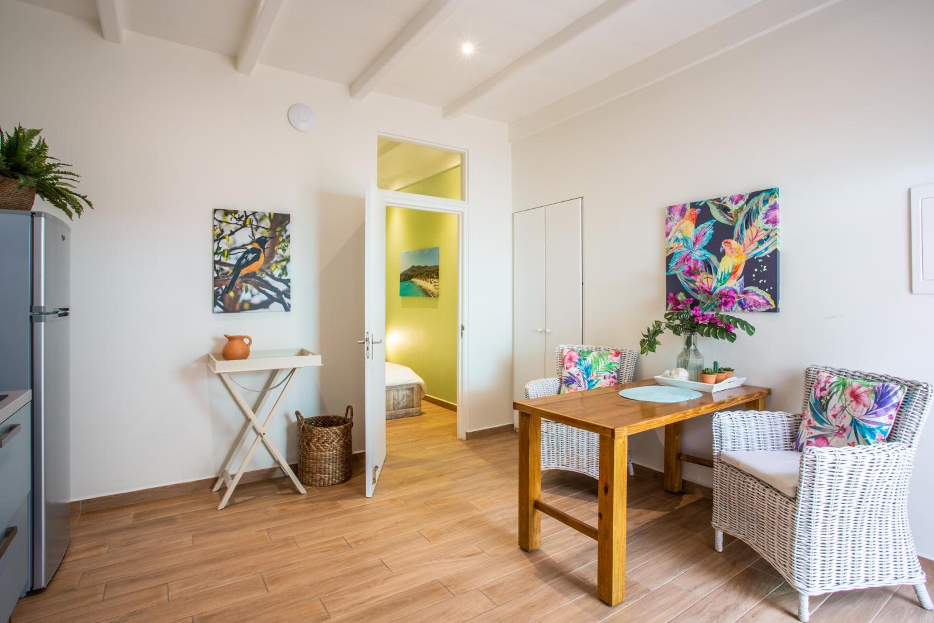 Tropical 1-bedroom Apartment ground floor