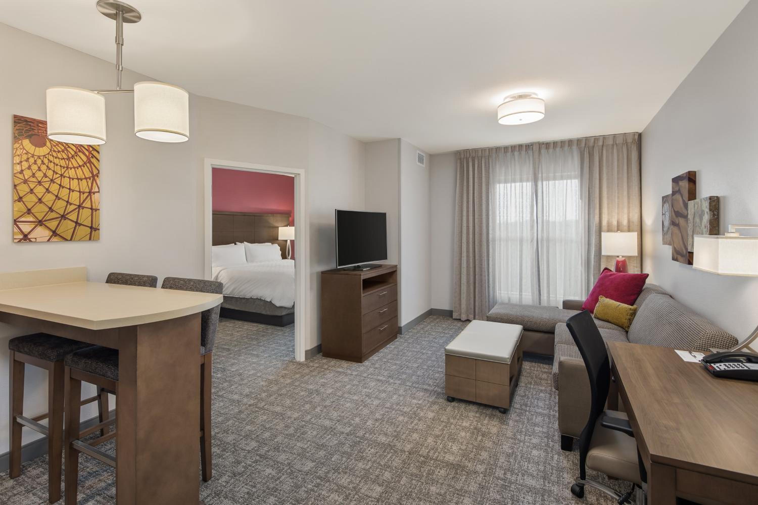 One-Bedroom King Suite - Photo 4