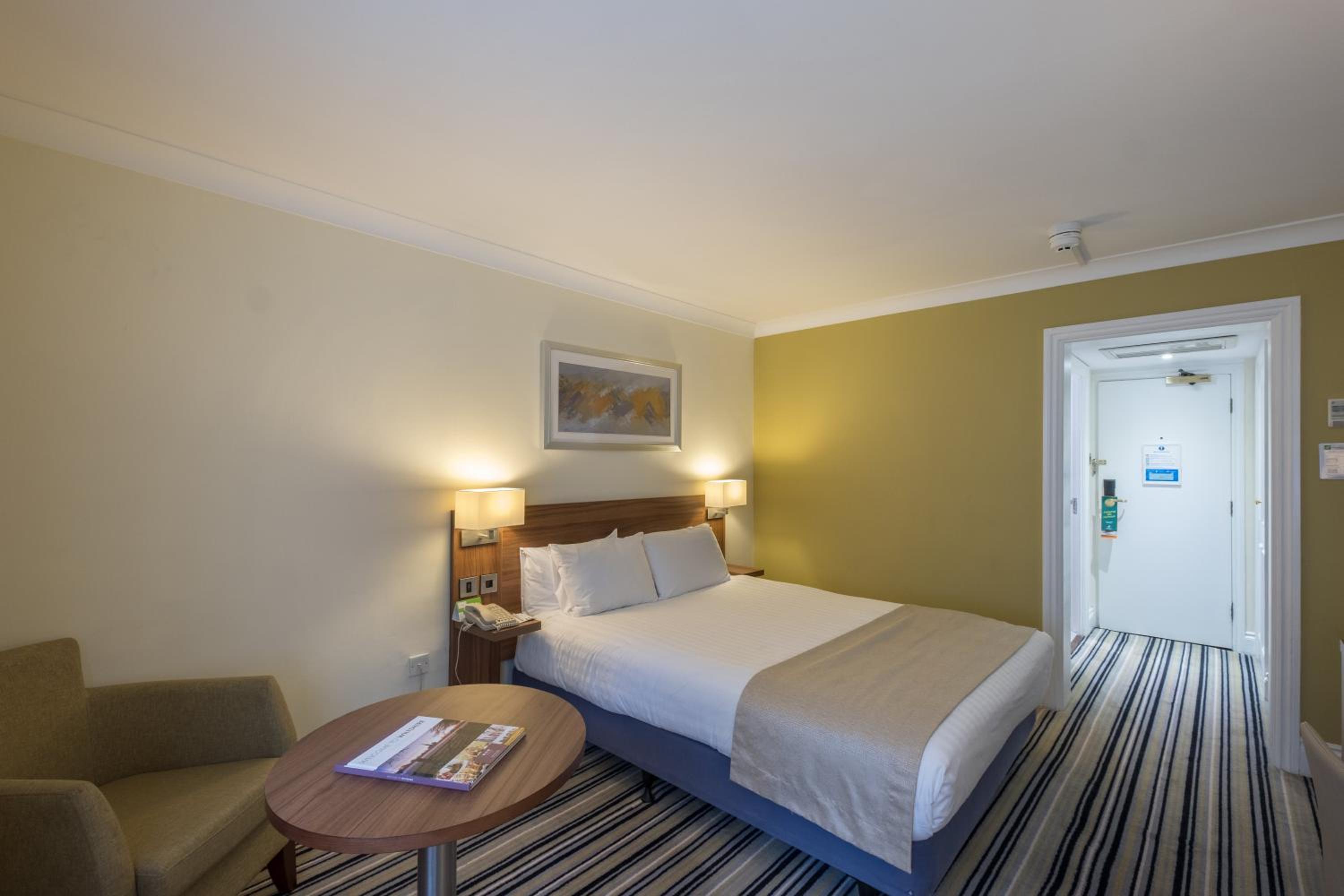 Standard Double Room - Disability Access - Photo 5