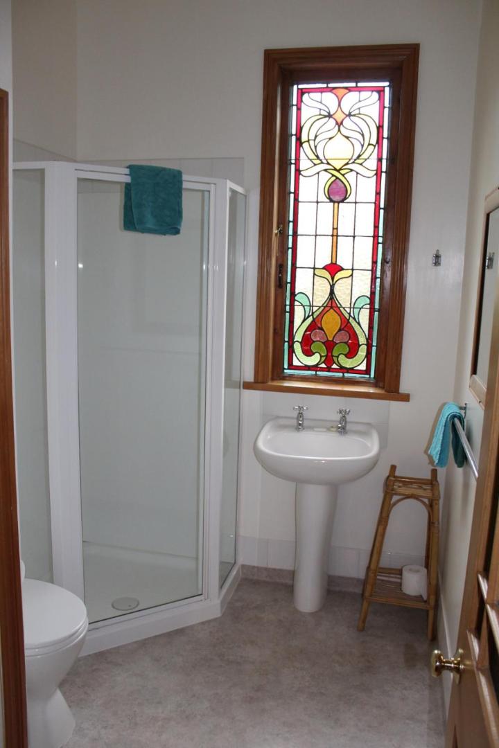 Standard Twin Room with Shared Bathroom photo 3
