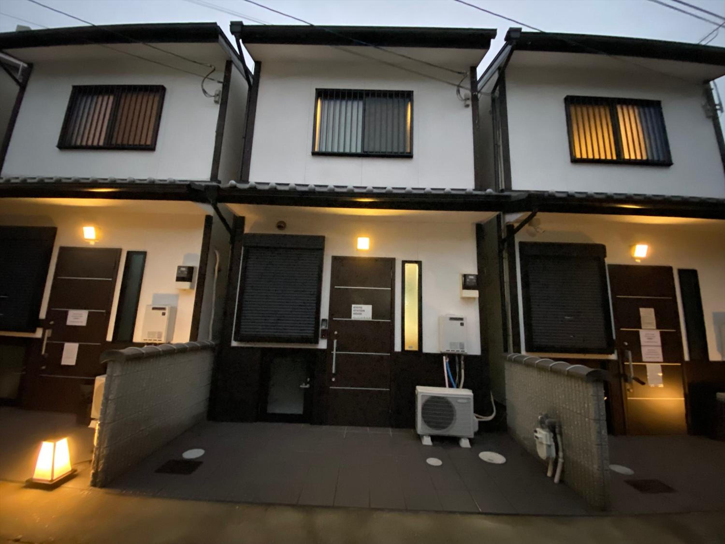 One-Bedroom House - Photo 21