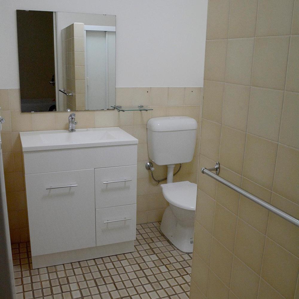Quadruple Room with Balcony - Photo 2