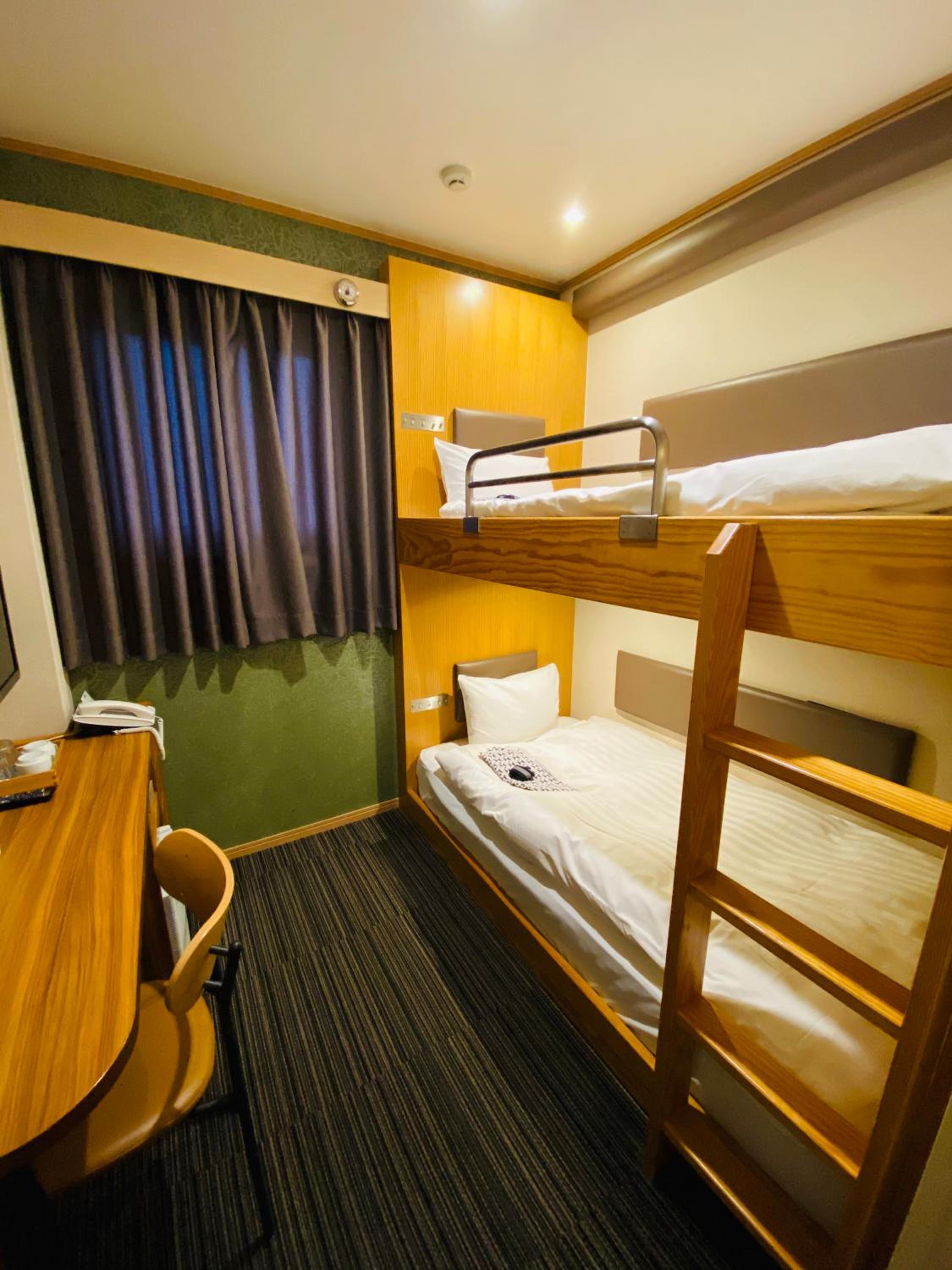 Twin Room with Bunk Bed photo 2