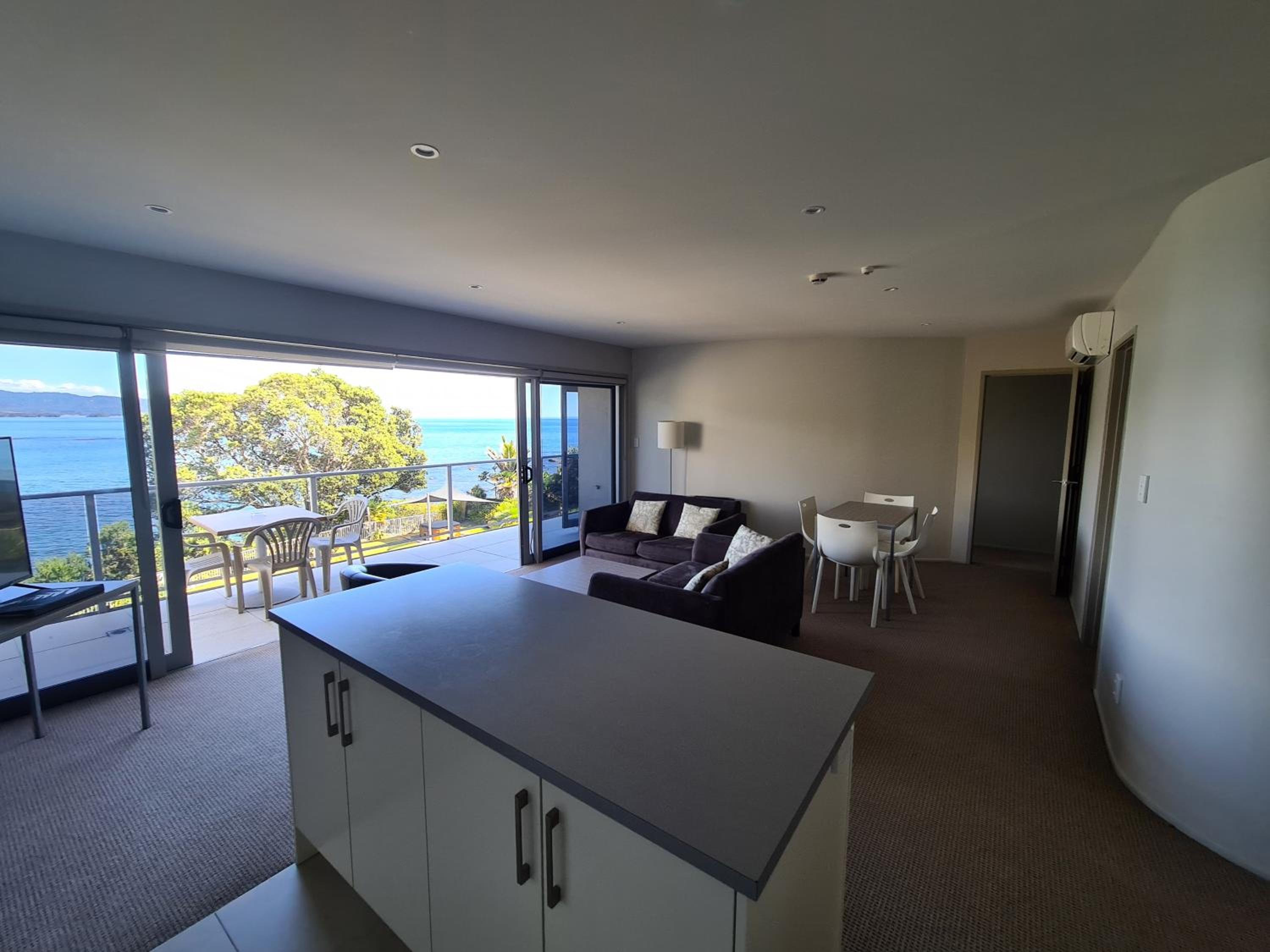 Deluxe Double or Twin Room with Ocean View photo 3