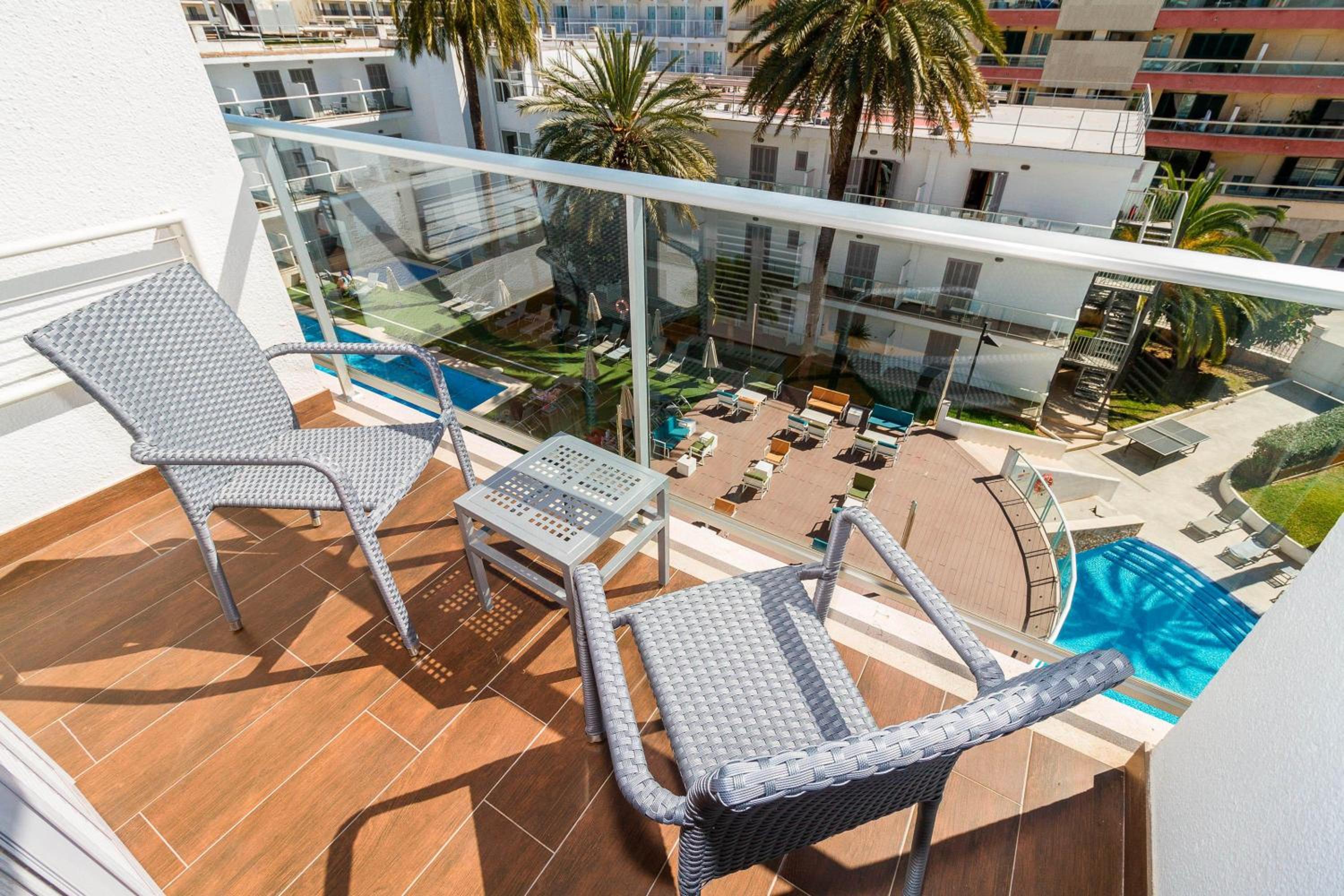 Double Room with Pool View