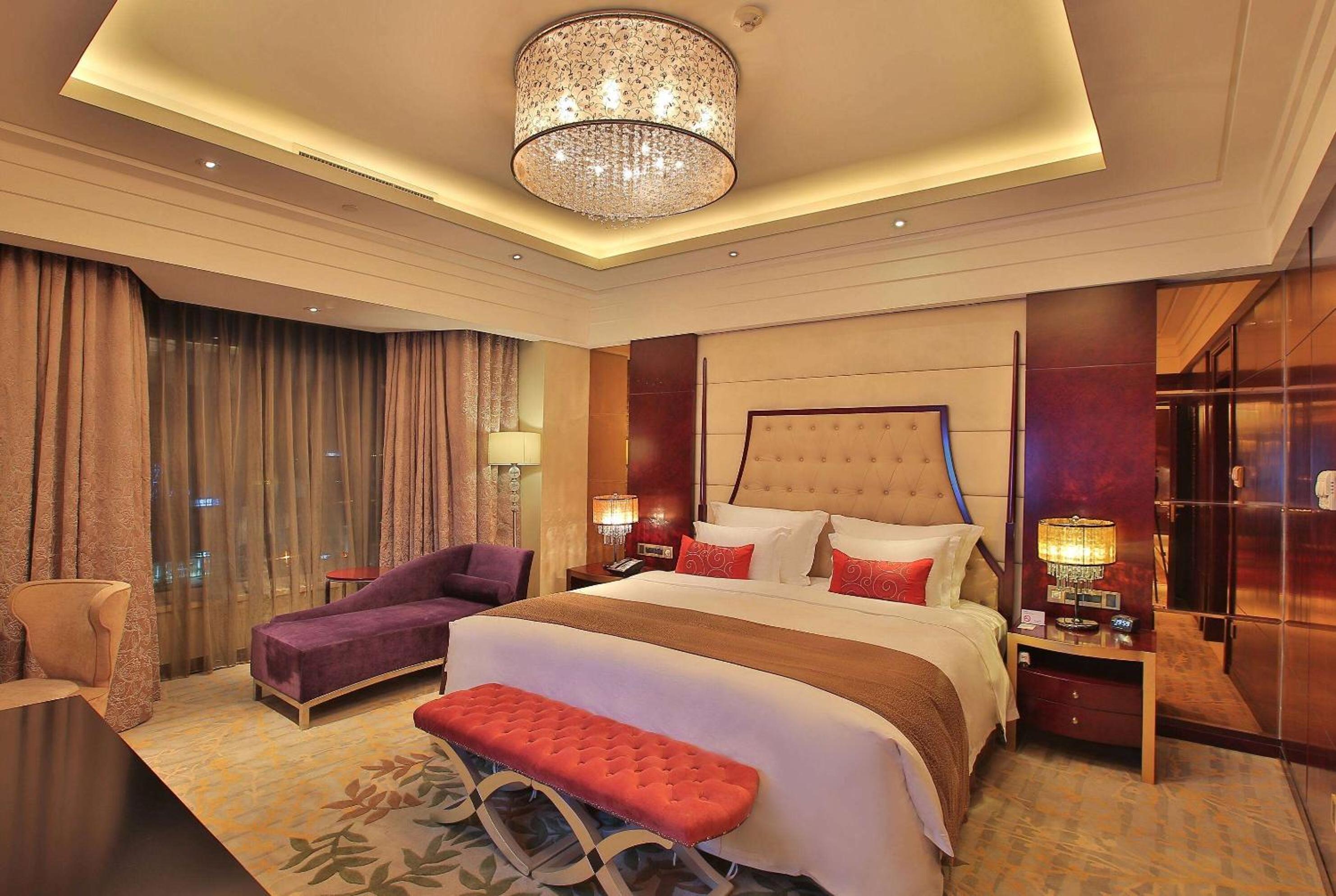 Presidential Suite with 2 king bed rooms