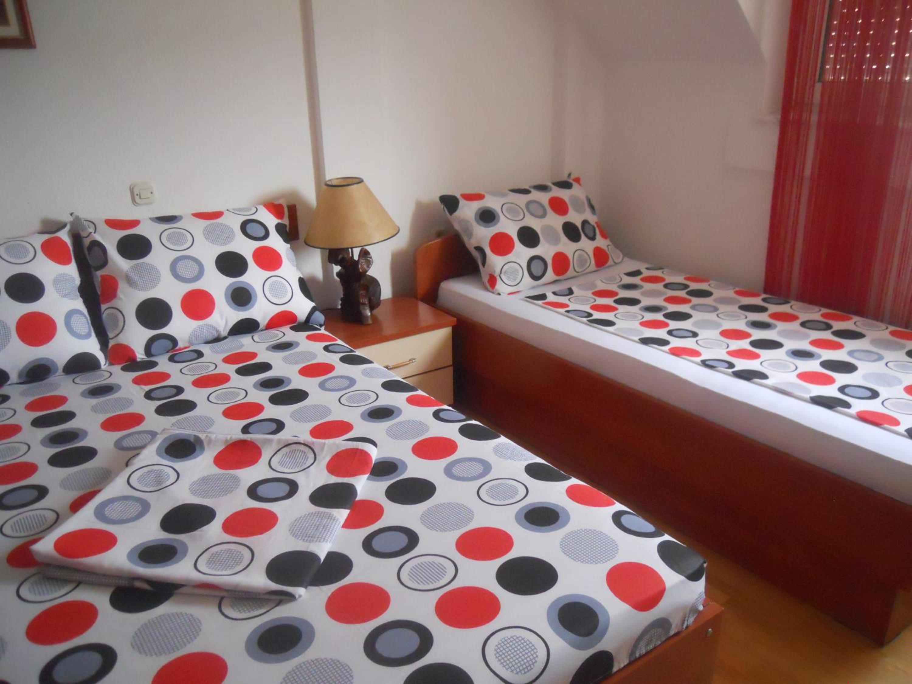 One-Bedroom Apartment - 44 7th November Str. photo 3