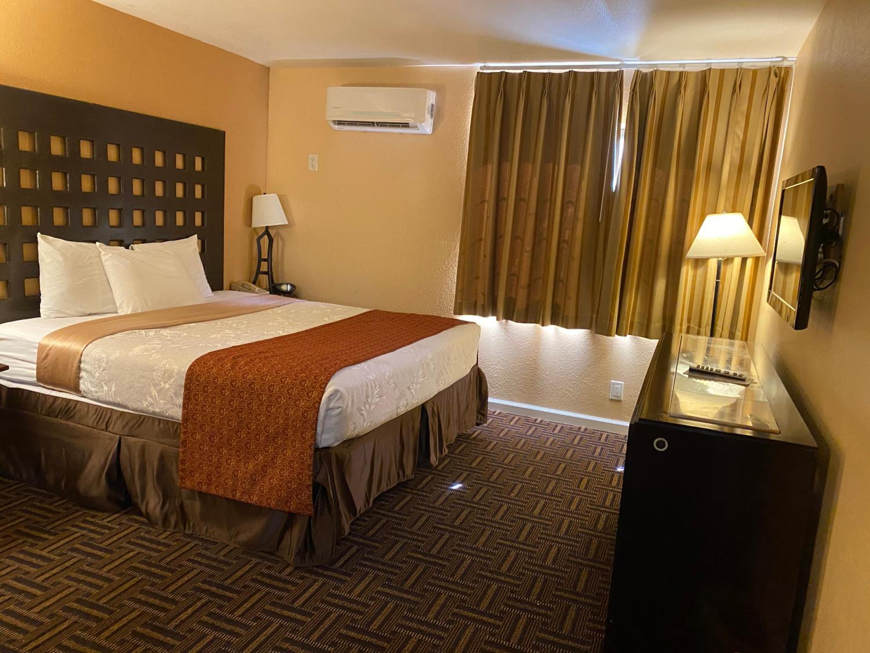 Standard King Room - Photo 1